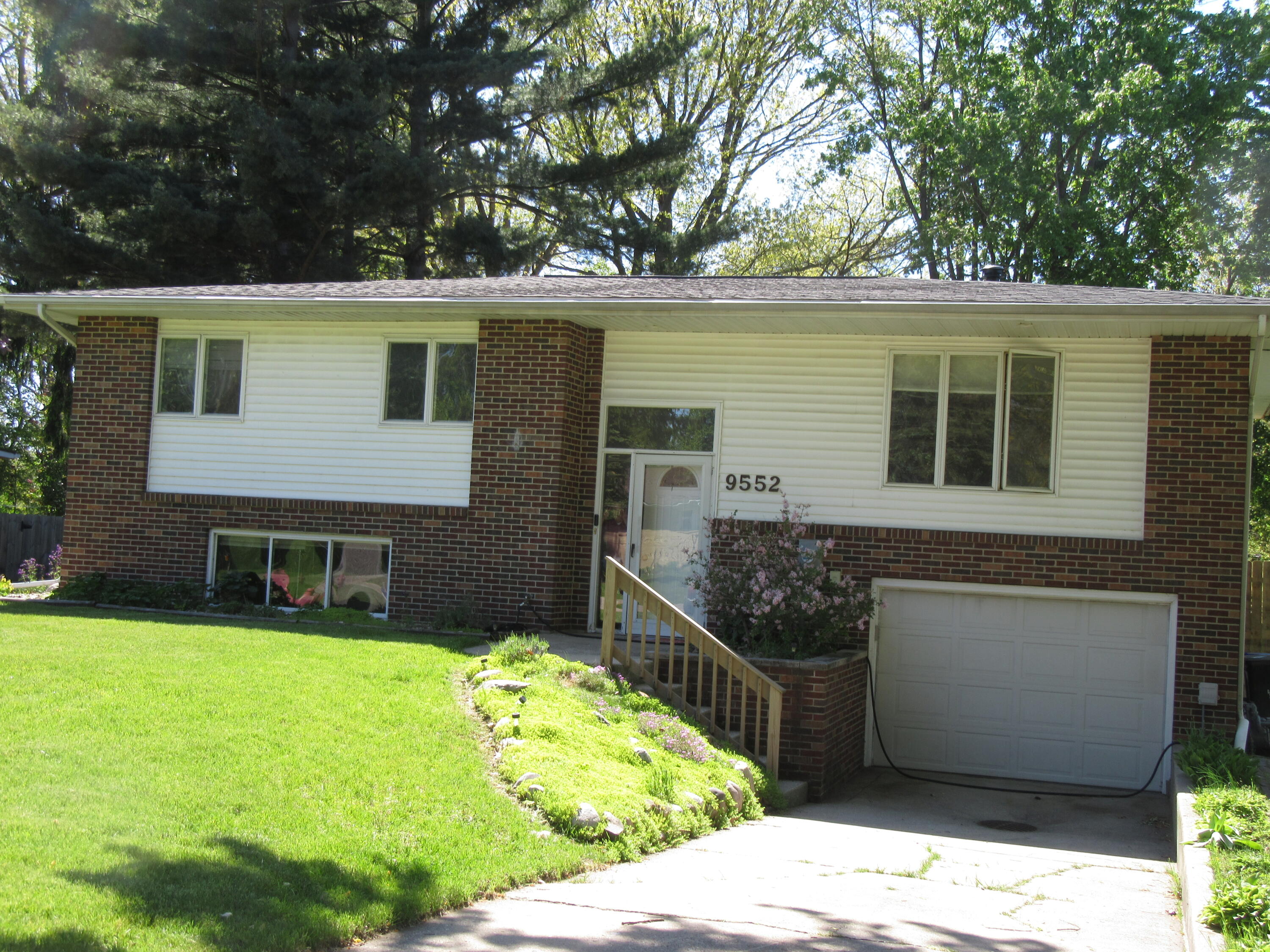 9552 Pine Street Bridgman MI 49106