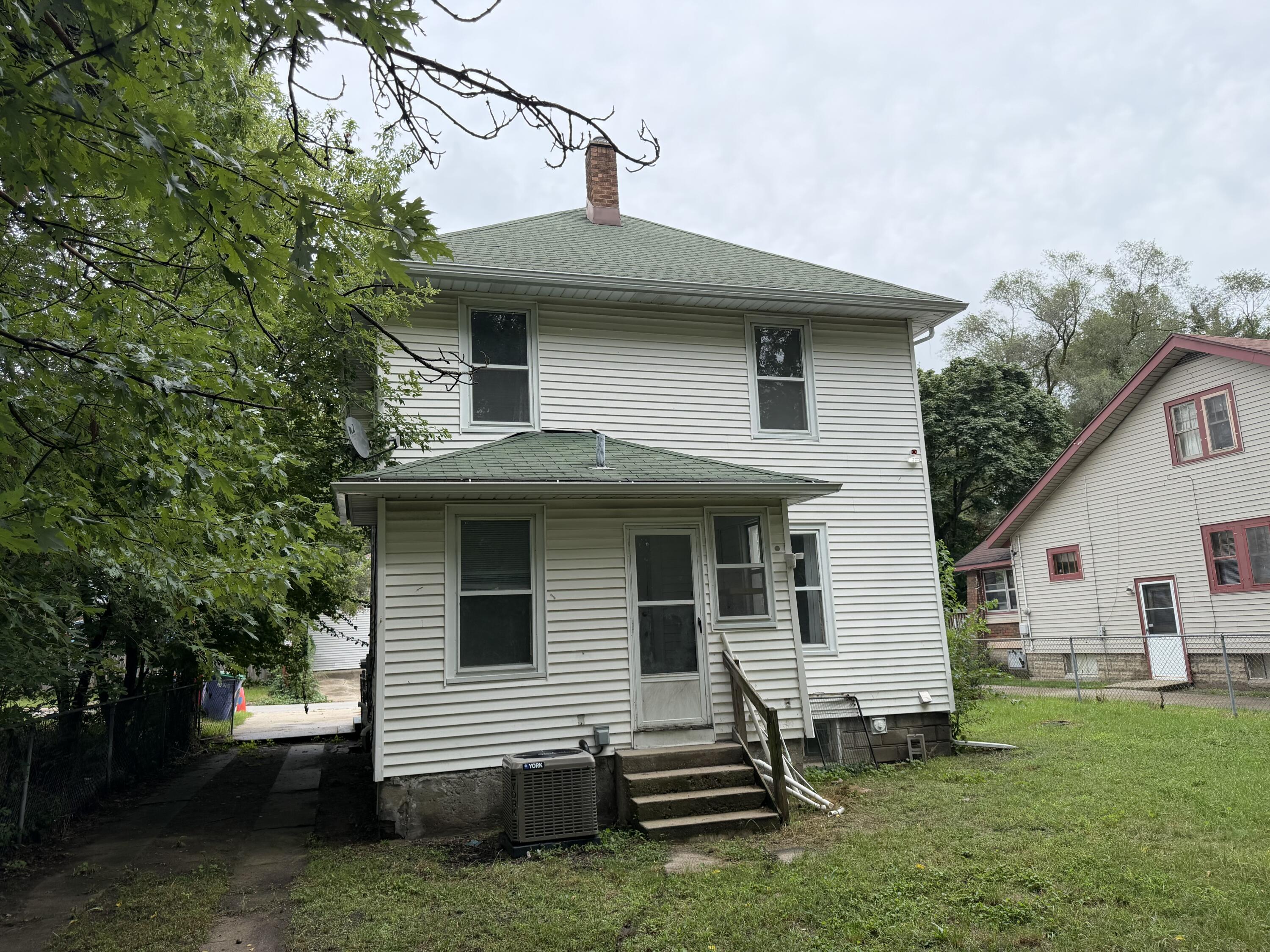 1127 Niagara Avenue SE Grand Rapids MI 49507