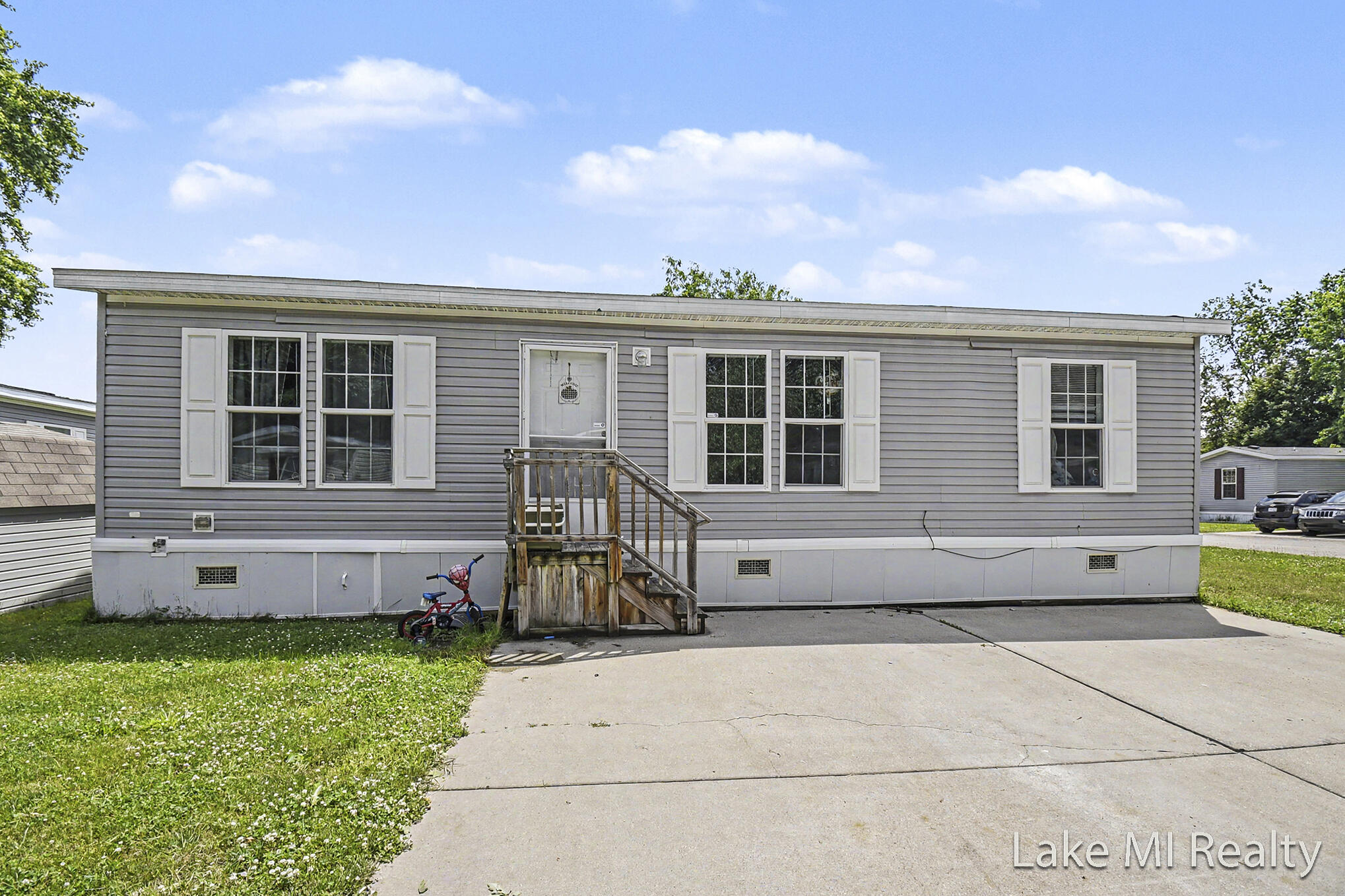 357 S Hardwick Drive SW Grand Rapids MI 49548