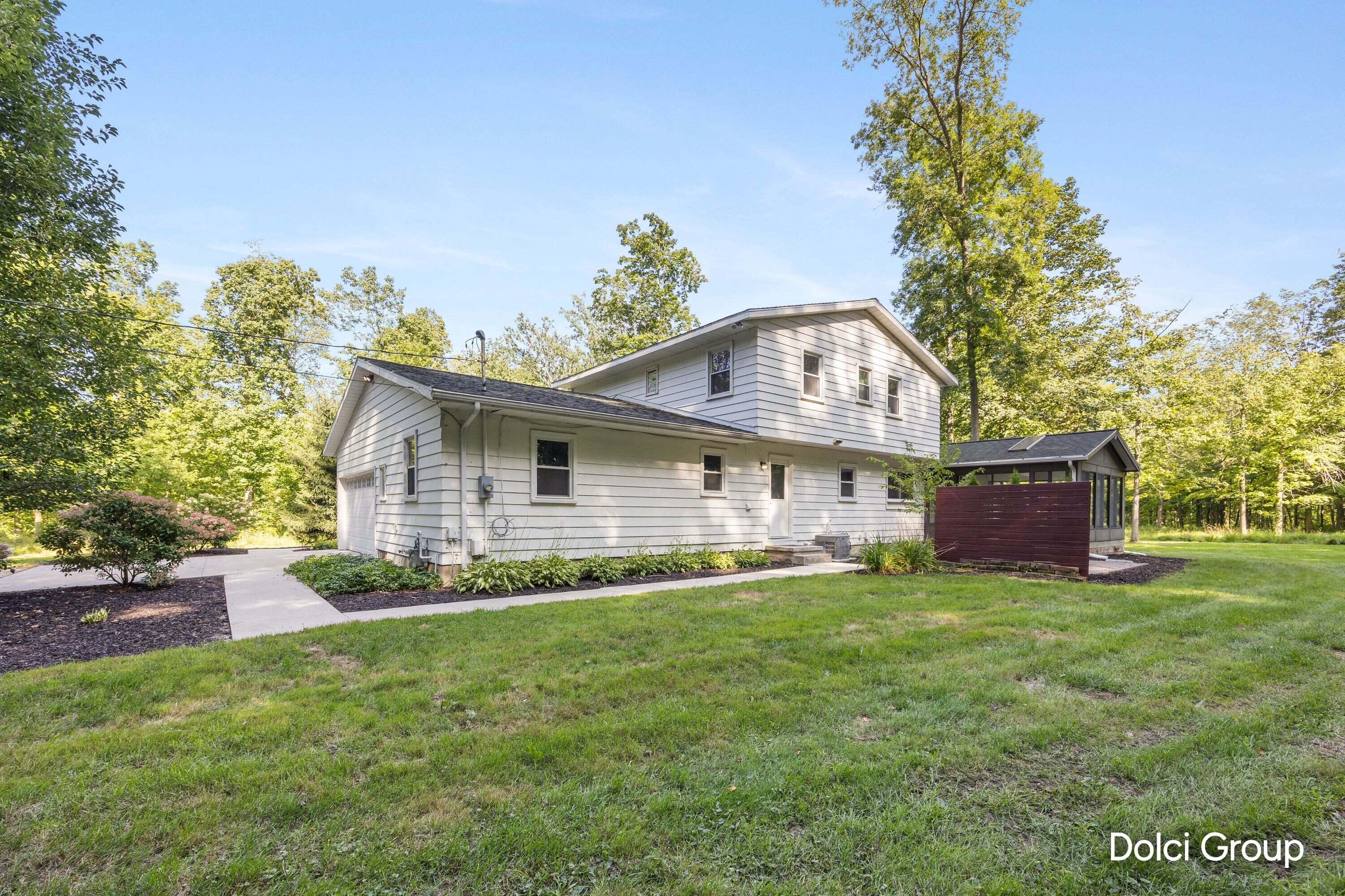 2198 Trillium Lane NW Grand Rapids MI 49534
