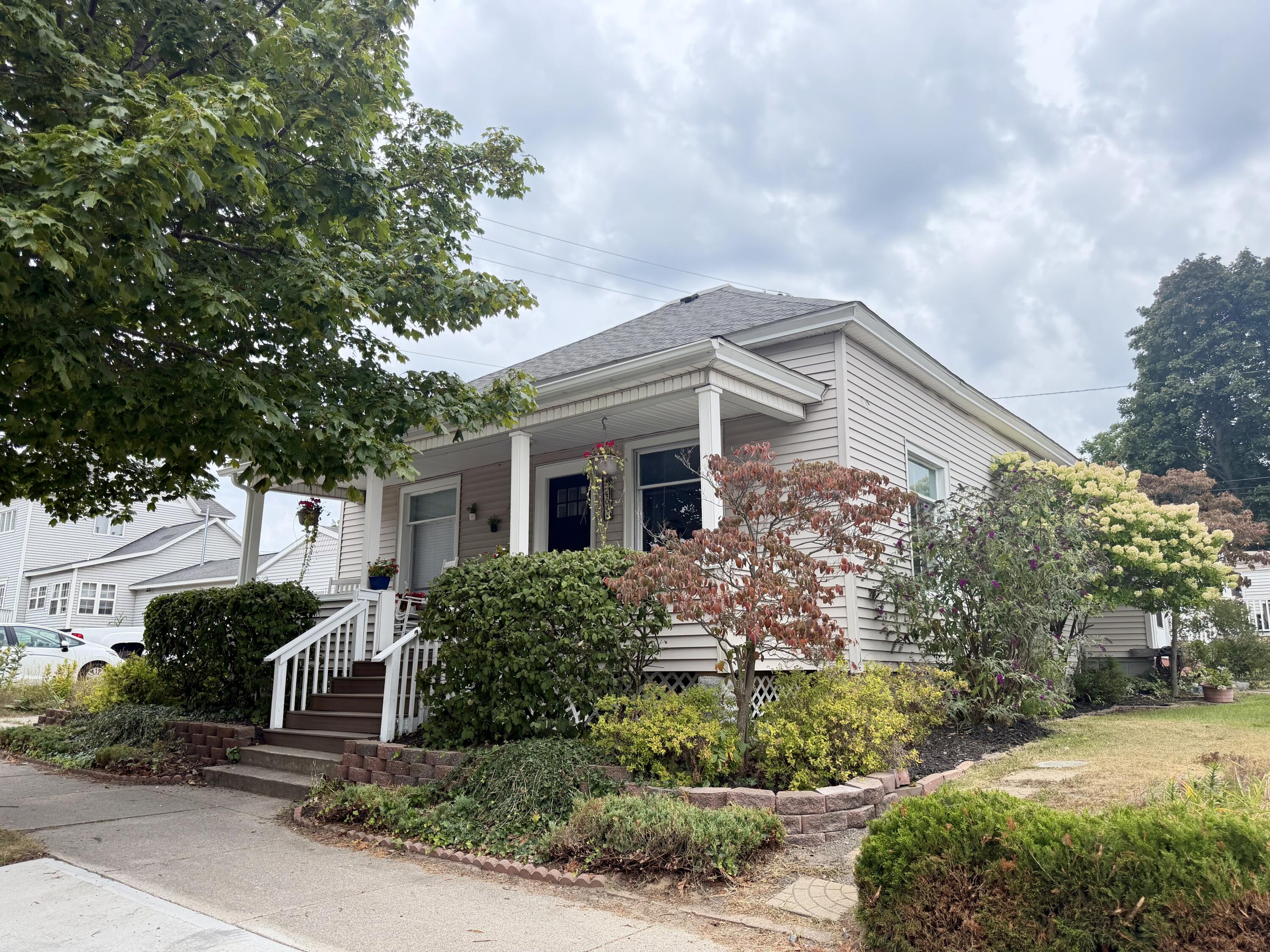 404 W Court Street Ludington MI 49431