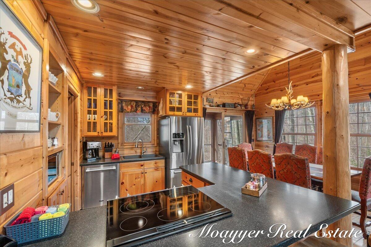 6459 Lilypad Lane Saugatuck MI 49453