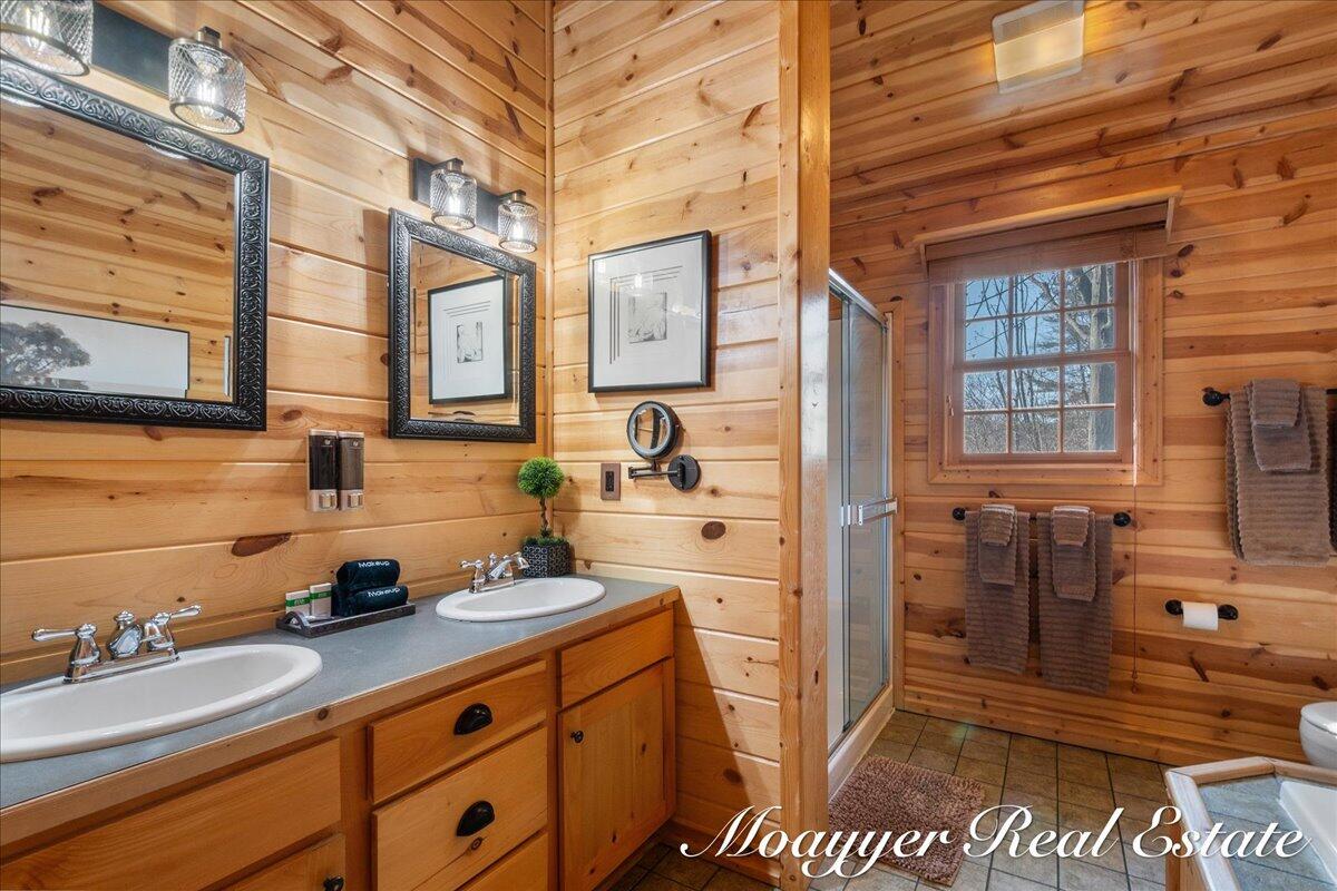 6459 Lilypad Lane Saugatuck MI 49453