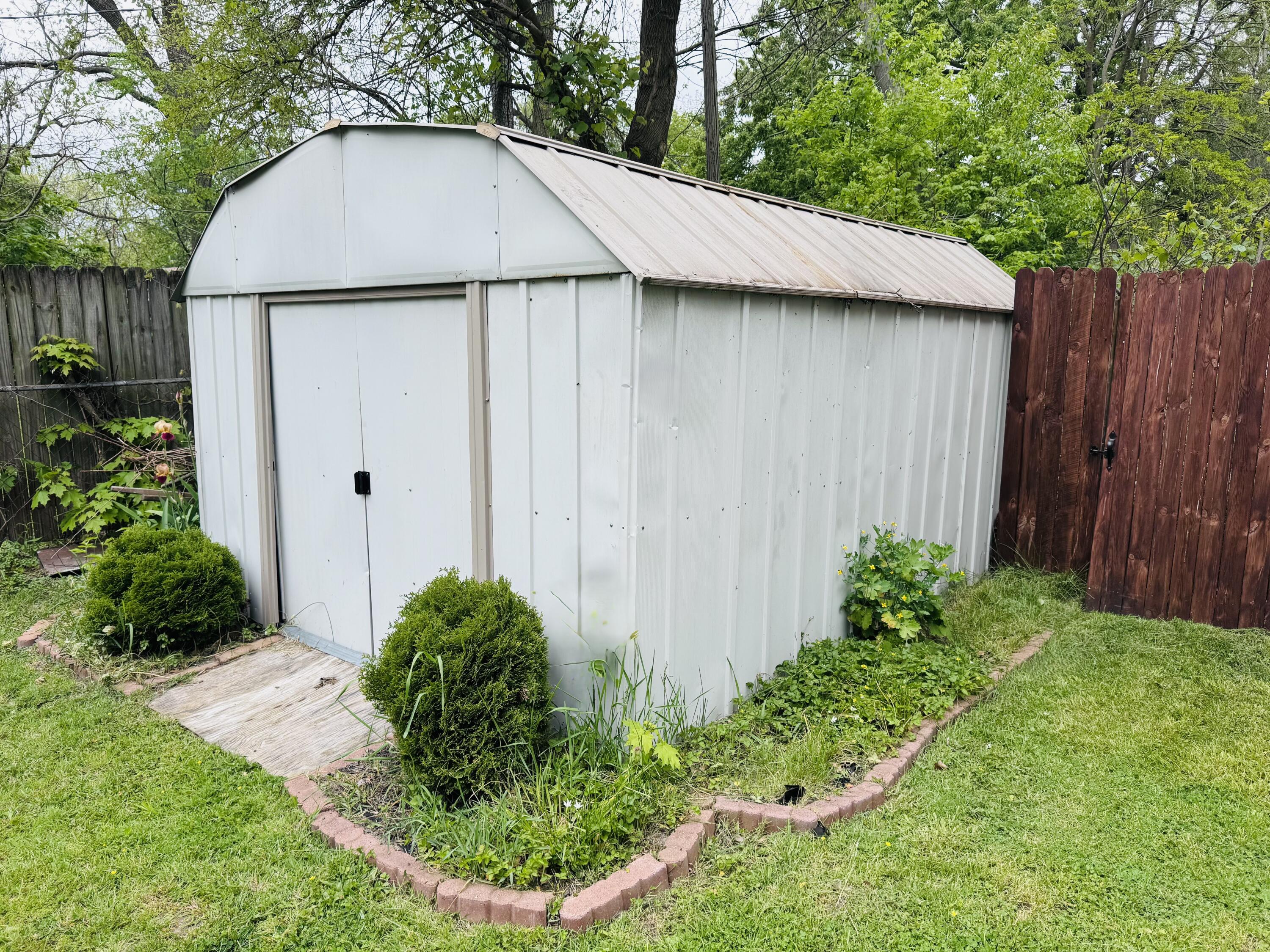 1021 Sycamore Street Niles MI 49120