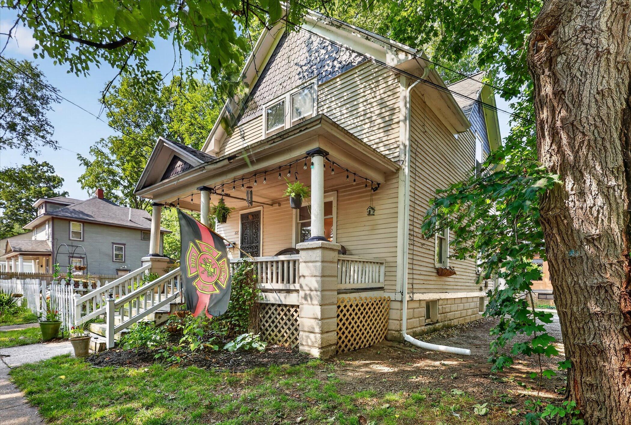 611 Elmwood Court Kalamazoo MI 49007