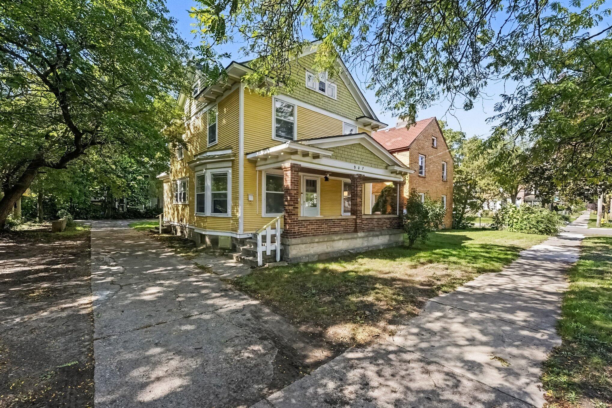 907 Kalamazoo Avenue SE Grand Rapids MI 49507