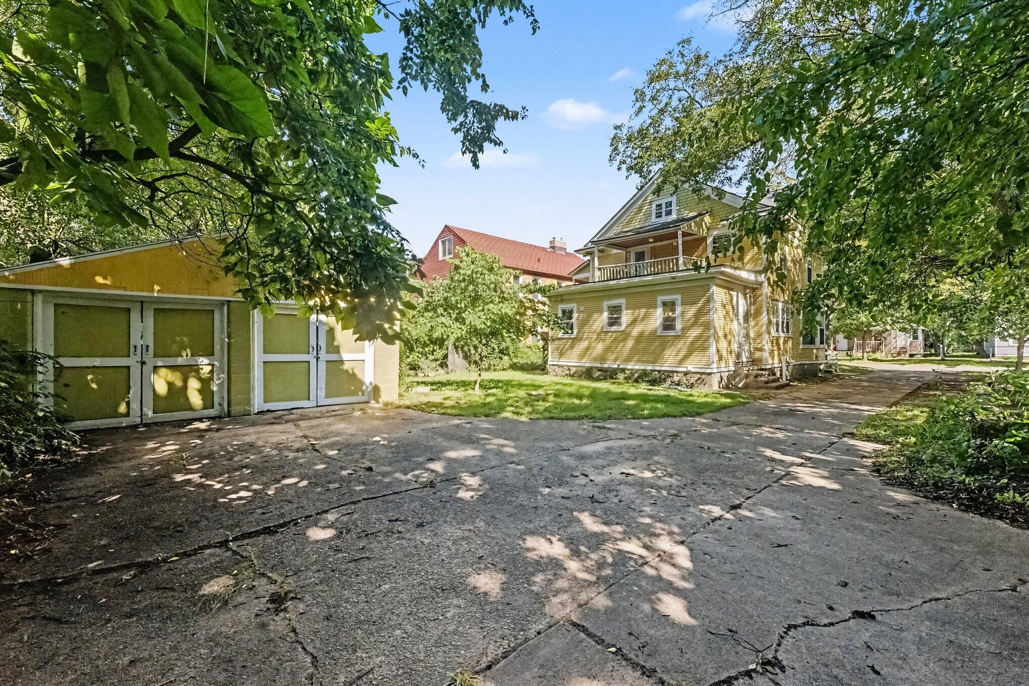907 Kalamazoo Avenue SE Grand Rapids MI 49507