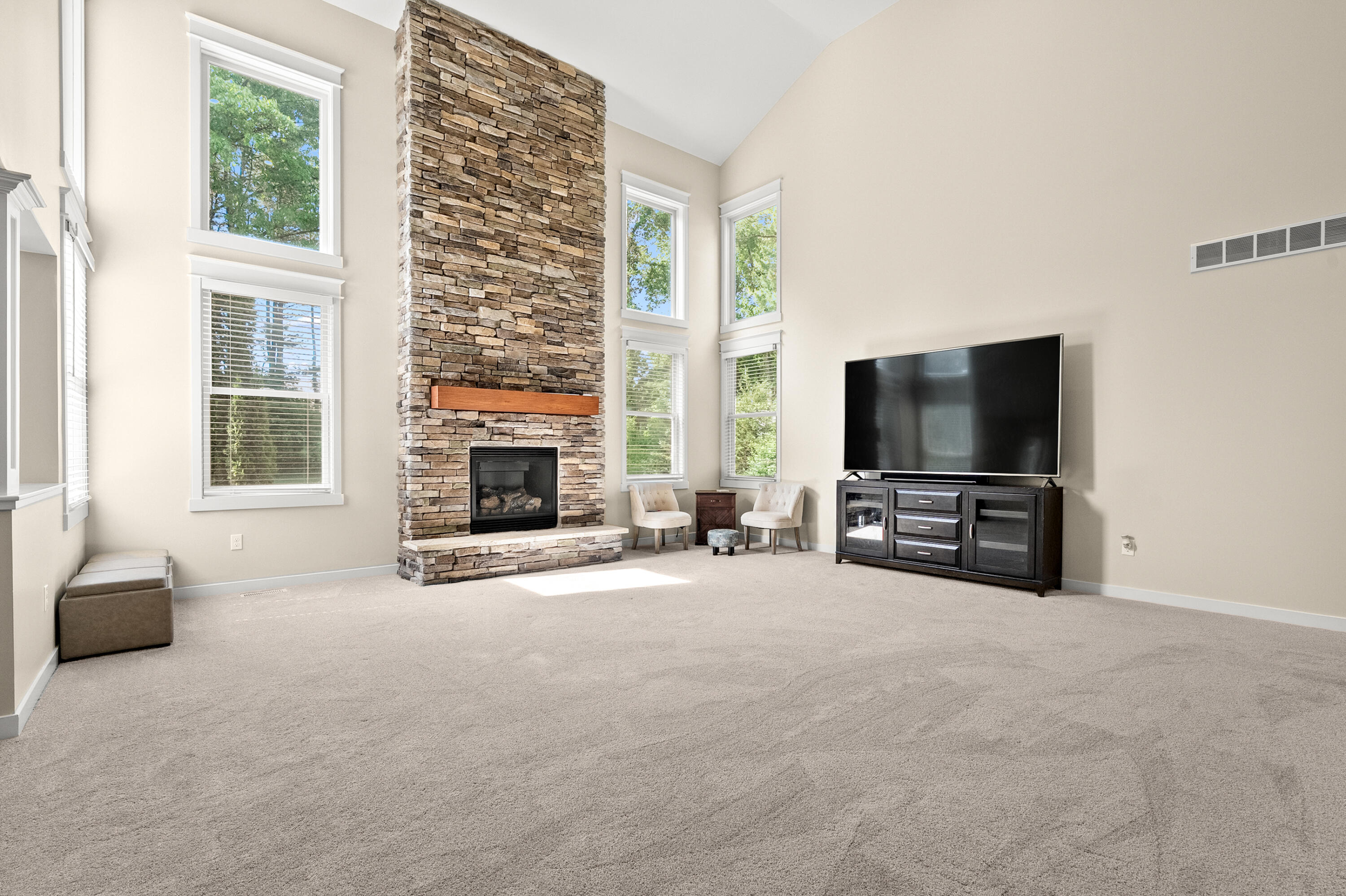 7585 Oakwood Avenue Kalamazoo MI 49009