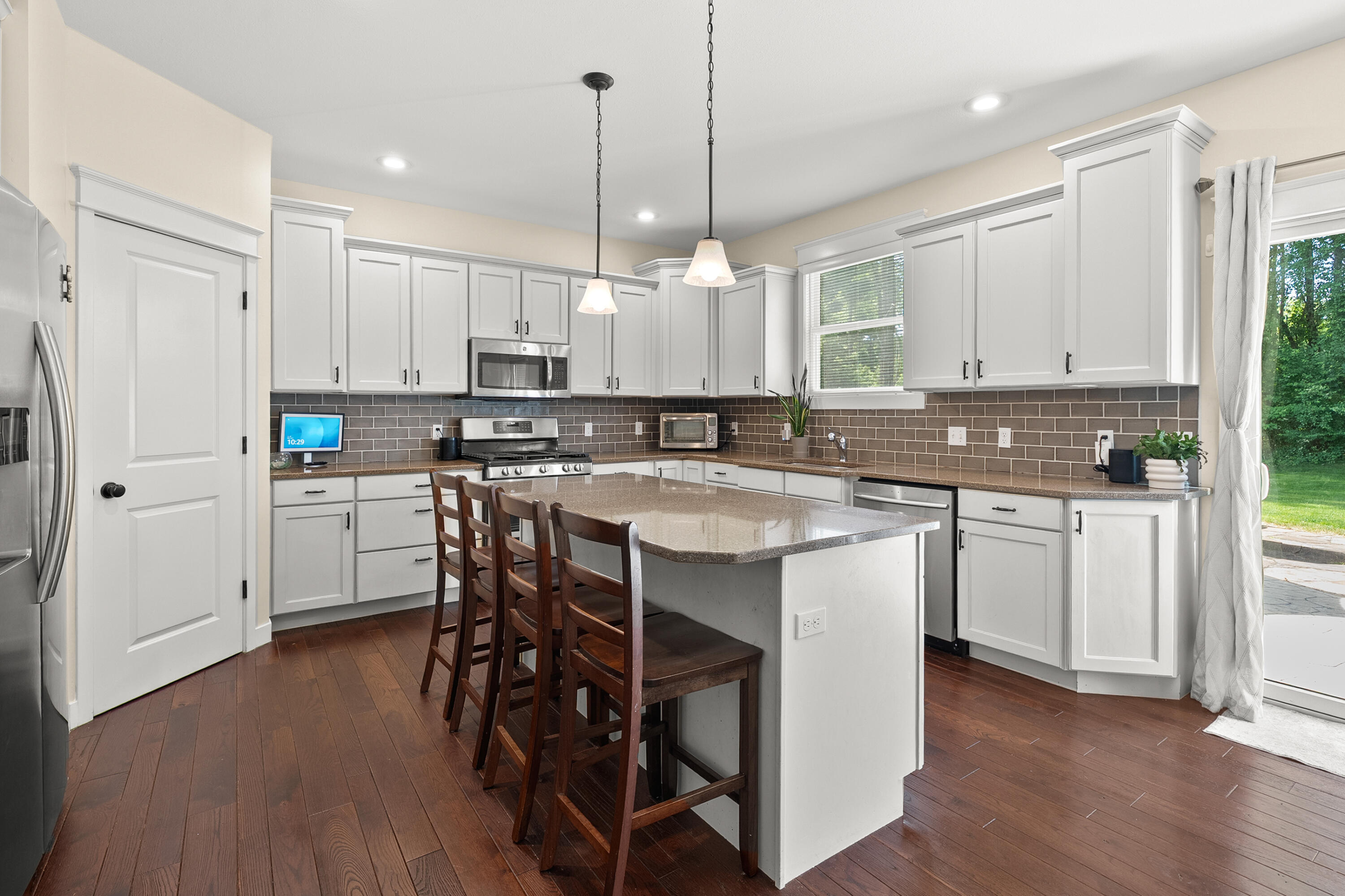 7585 Oakwood Avenue Kalamazoo MI 49009