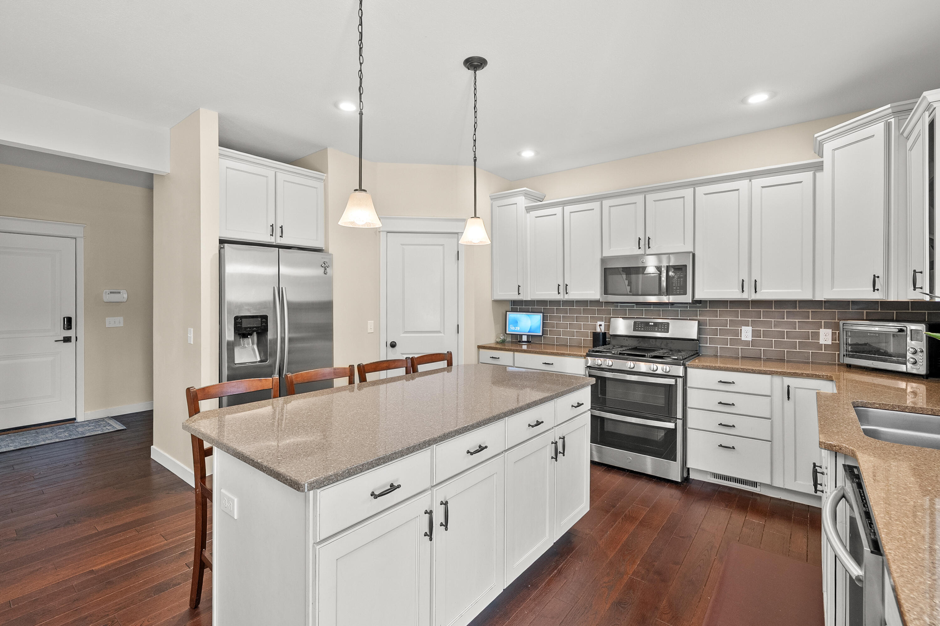7585 Oakwood Avenue Kalamazoo MI 49009