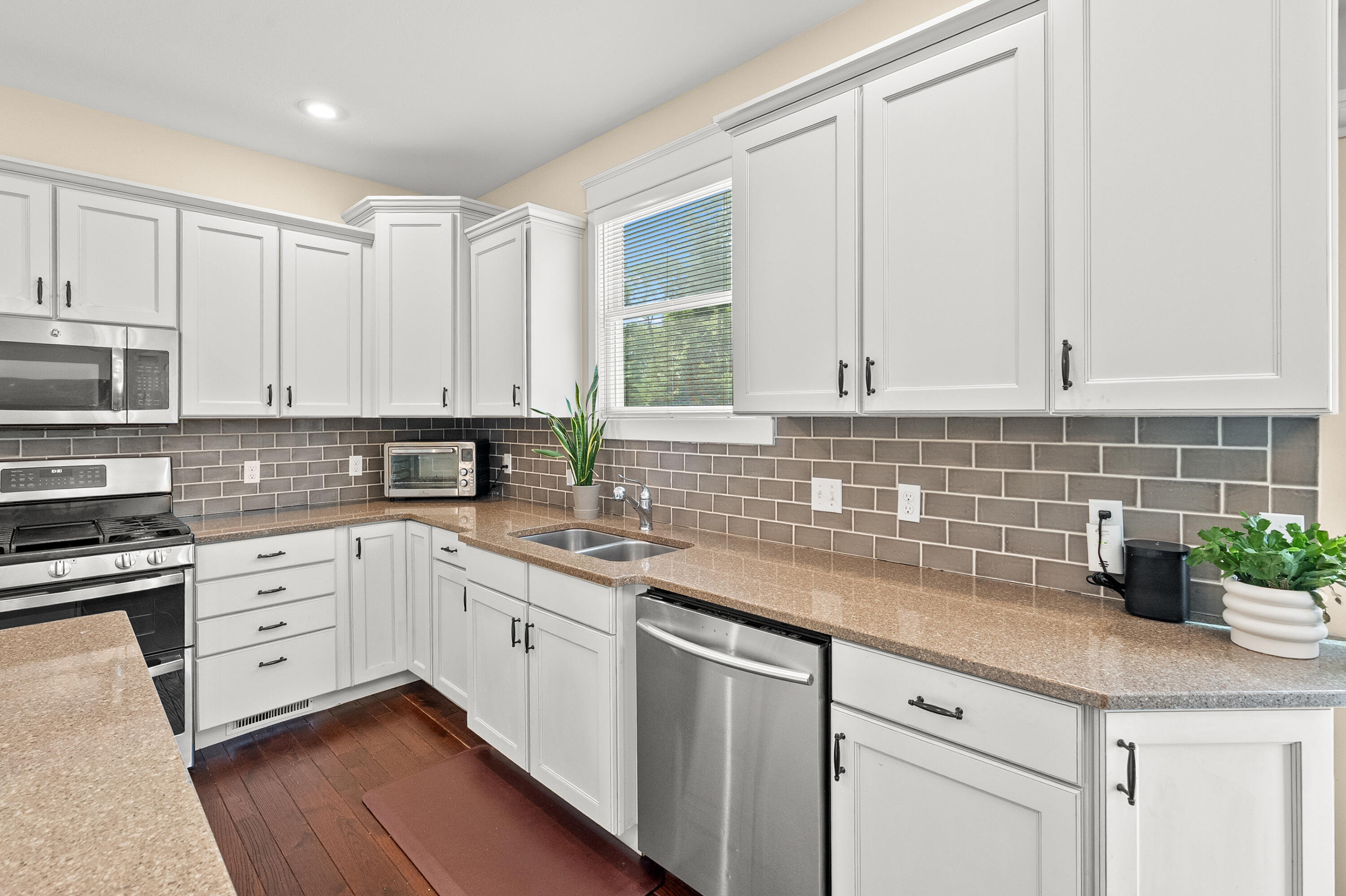 7585 Oakwood Avenue Kalamazoo MI 49009