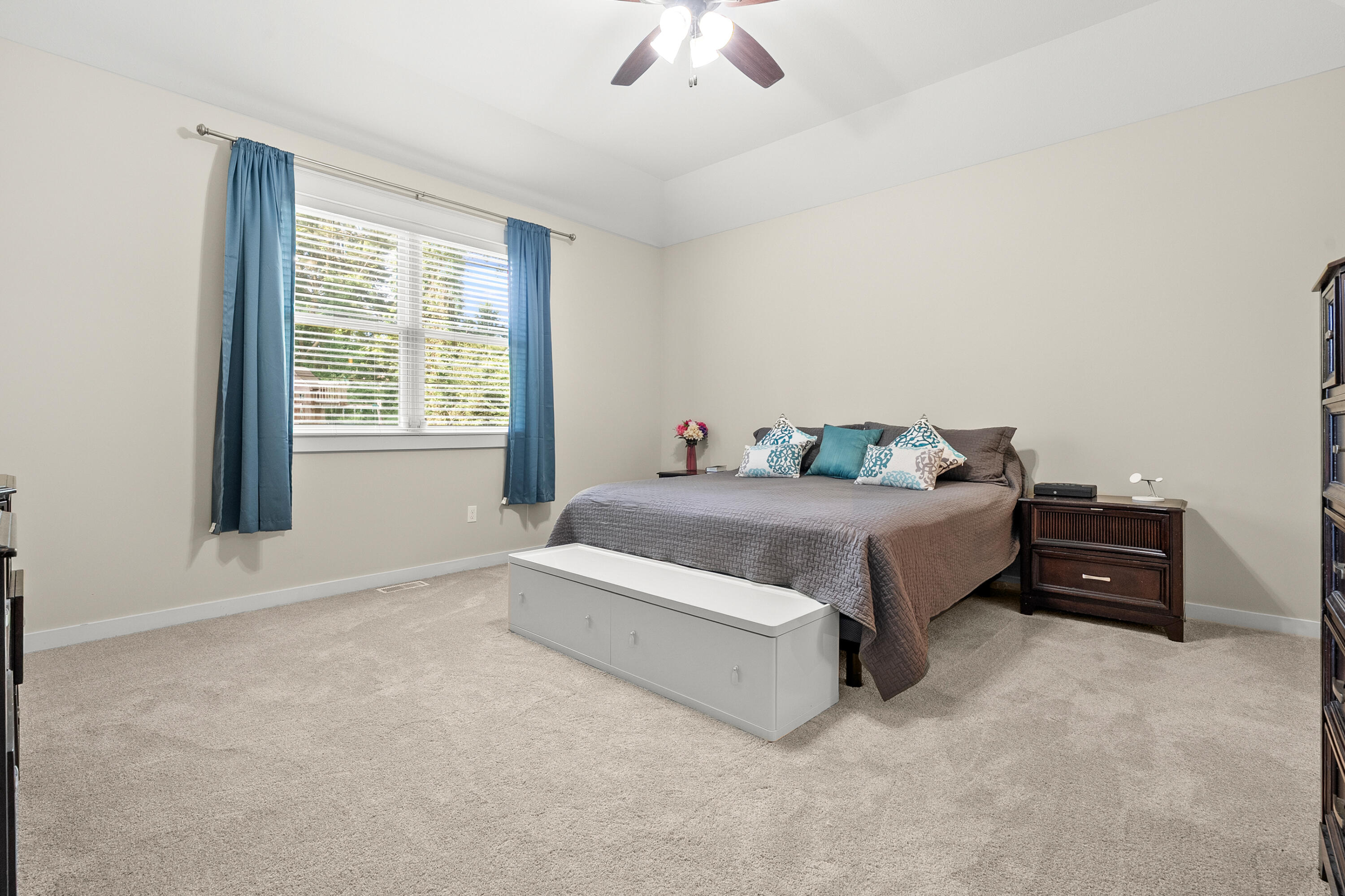 7585 Oakwood Avenue Kalamazoo MI 49009