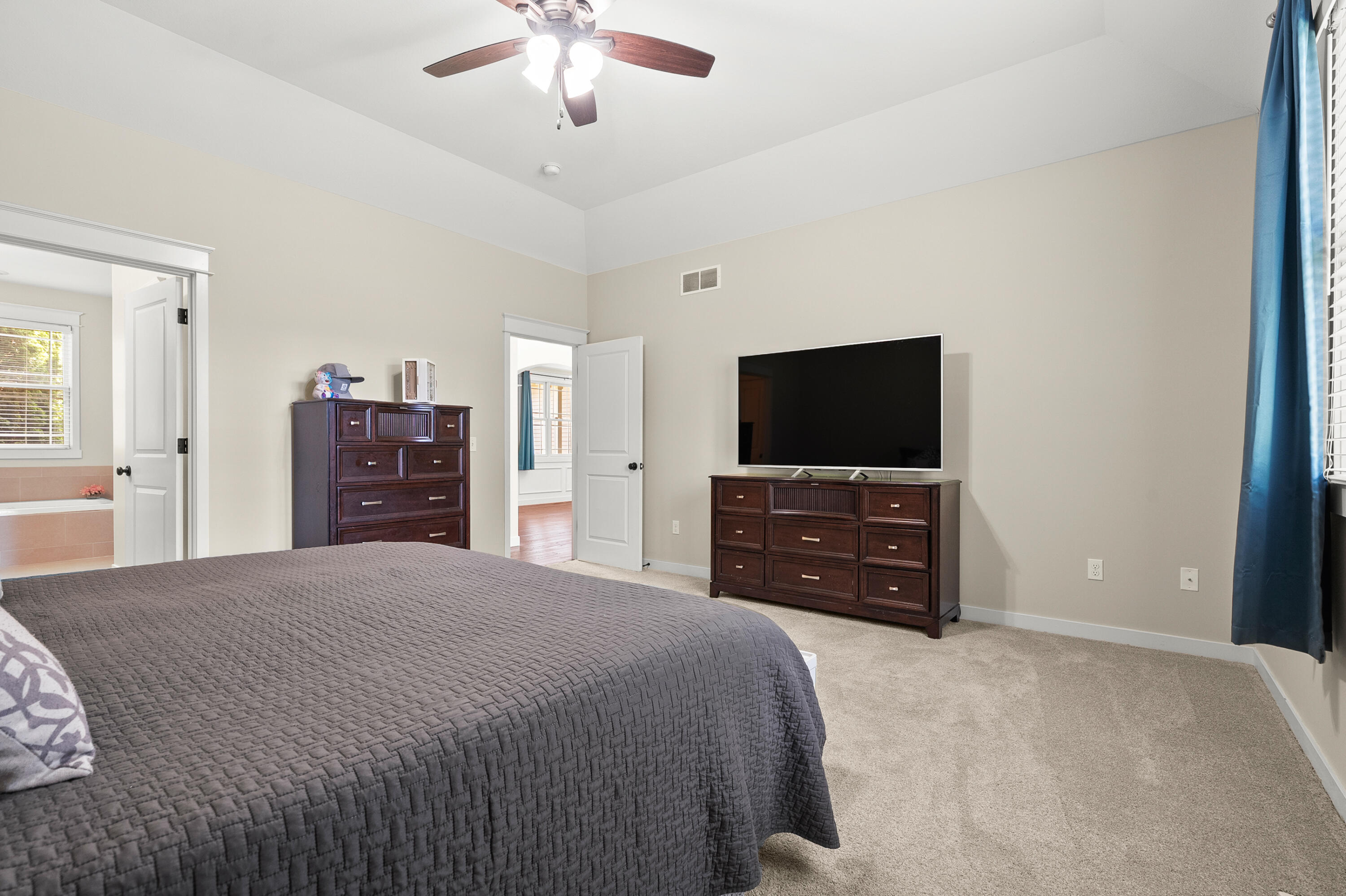 7585 Oakwood Avenue Kalamazoo MI 49009