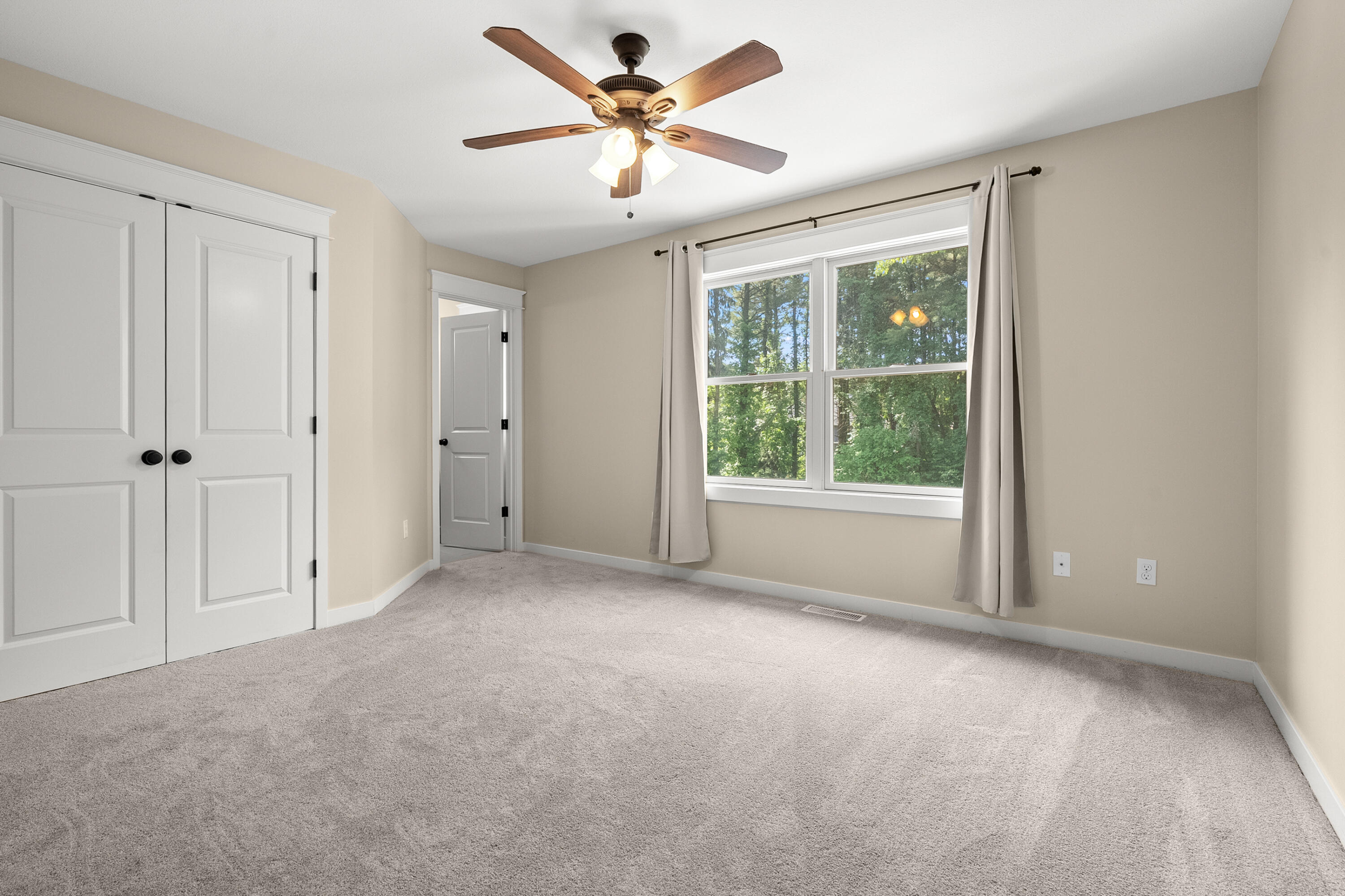 7585 Oakwood Avenue Kalamazoo MI 49009
