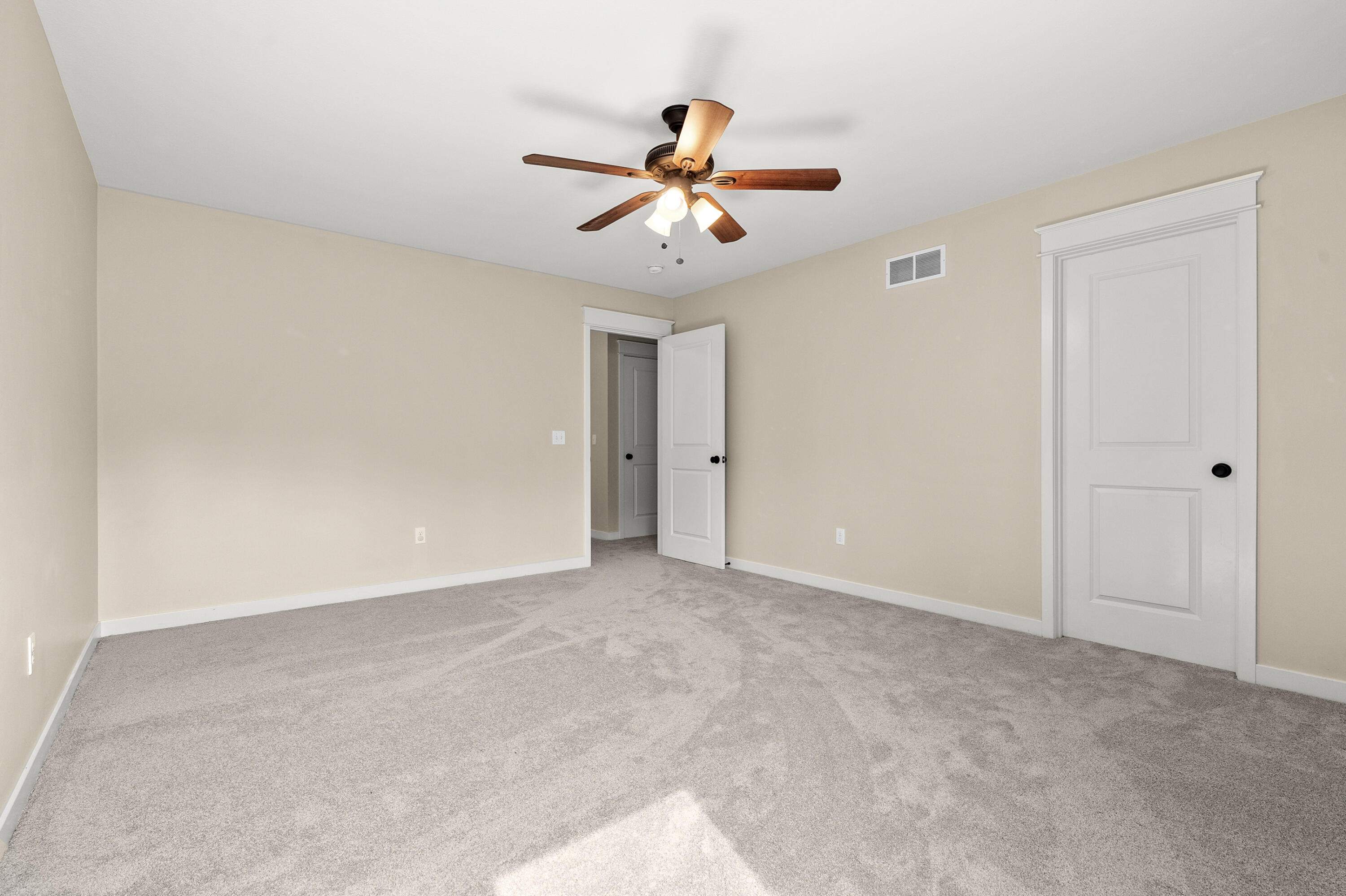 7585 Oakwood Avenue Kalamazoo MI 49009