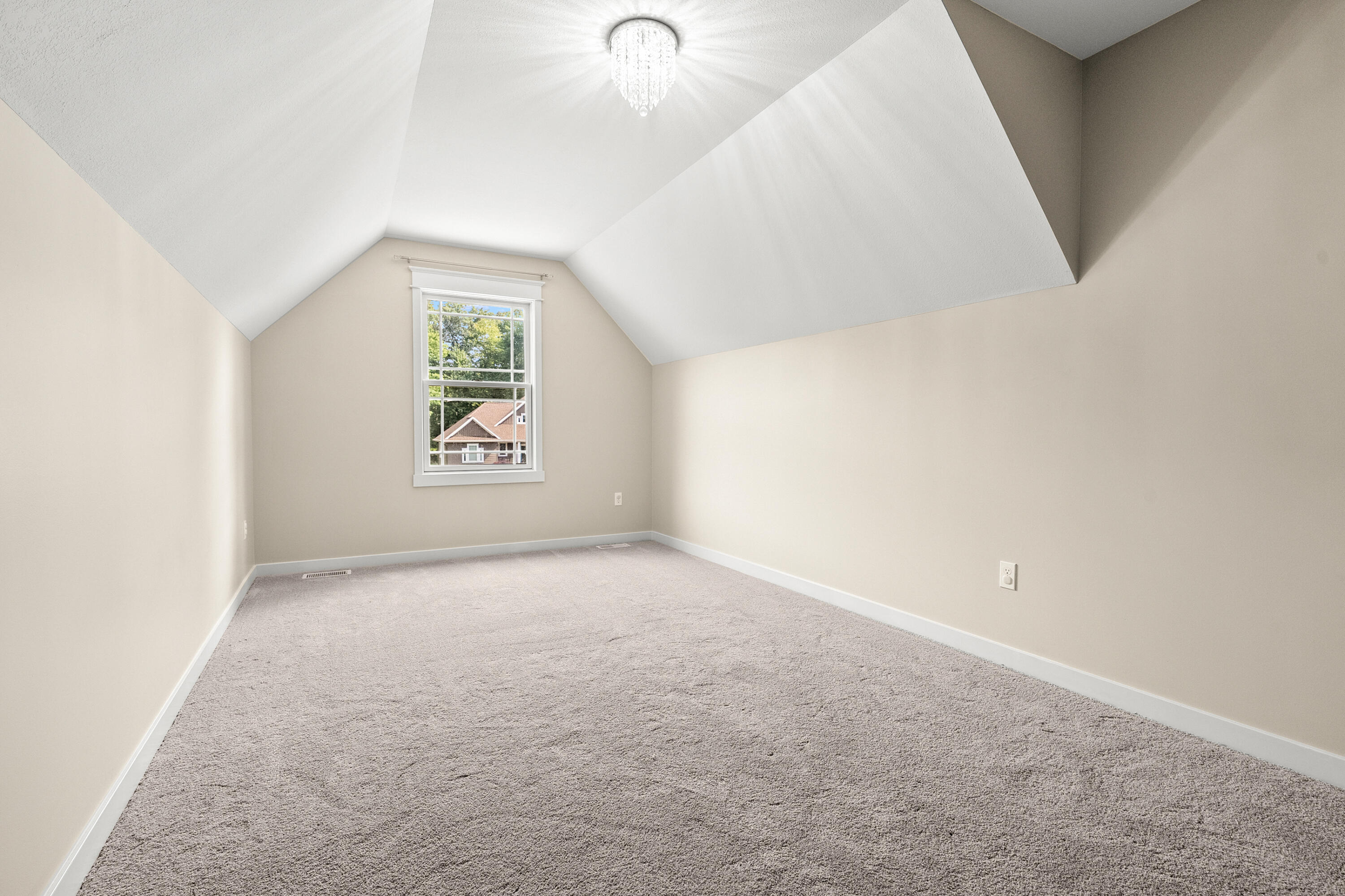 7585 Oakwood Avenue Kalamazoo MI 49009