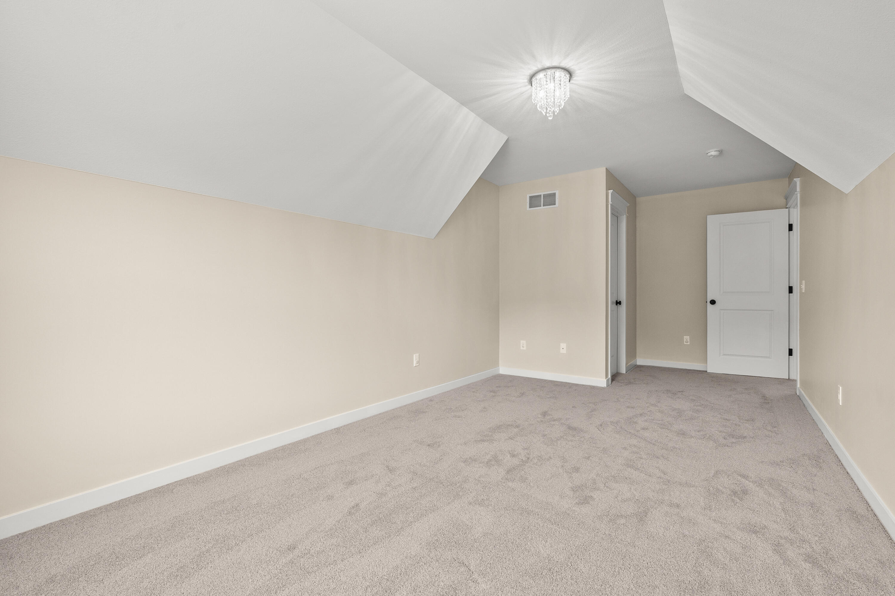 7585 Oakwood Avenue Kalamazoo MI 49009