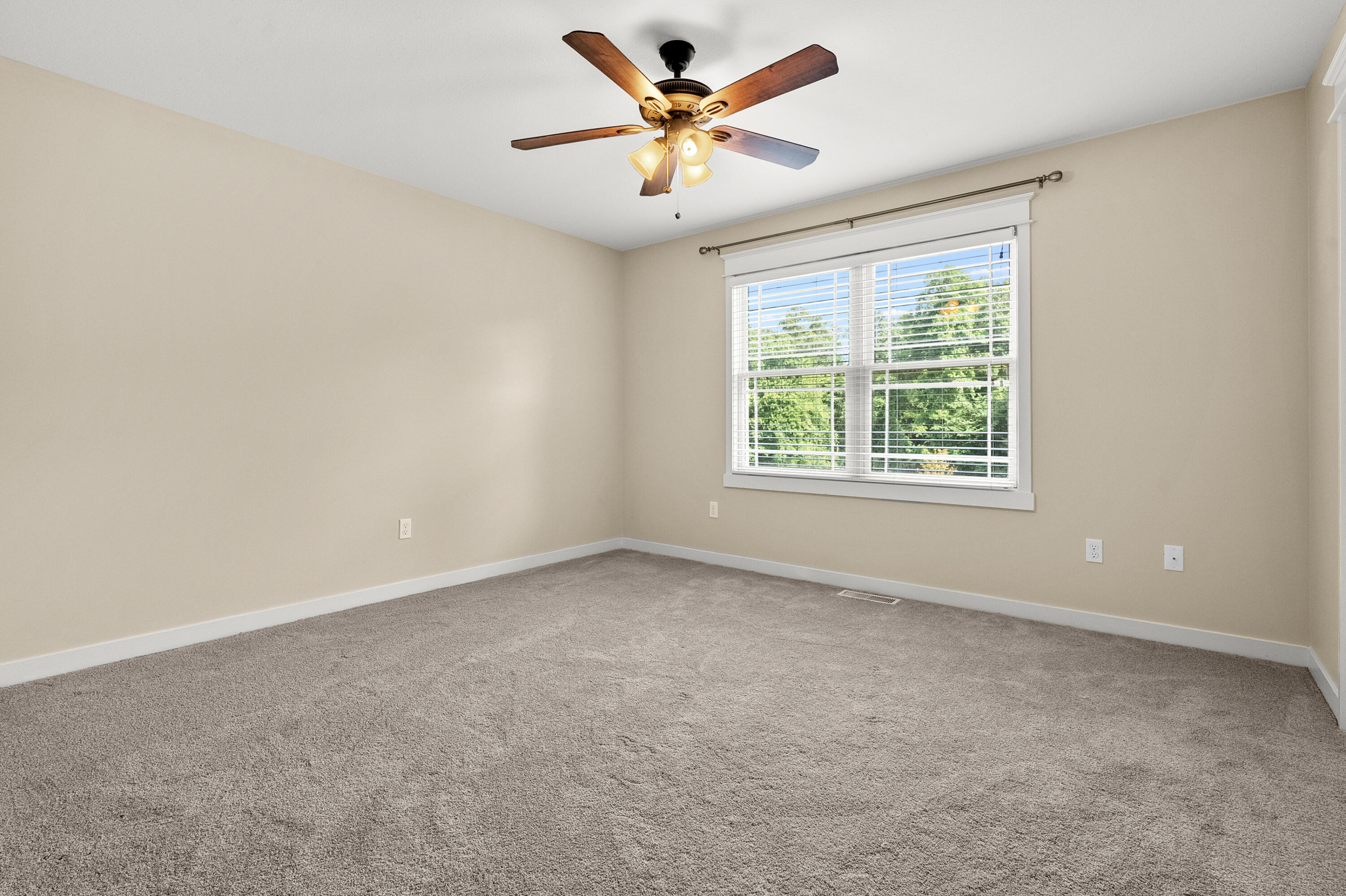 7585 Oakwood Avenue Kalamazoo MI 49009