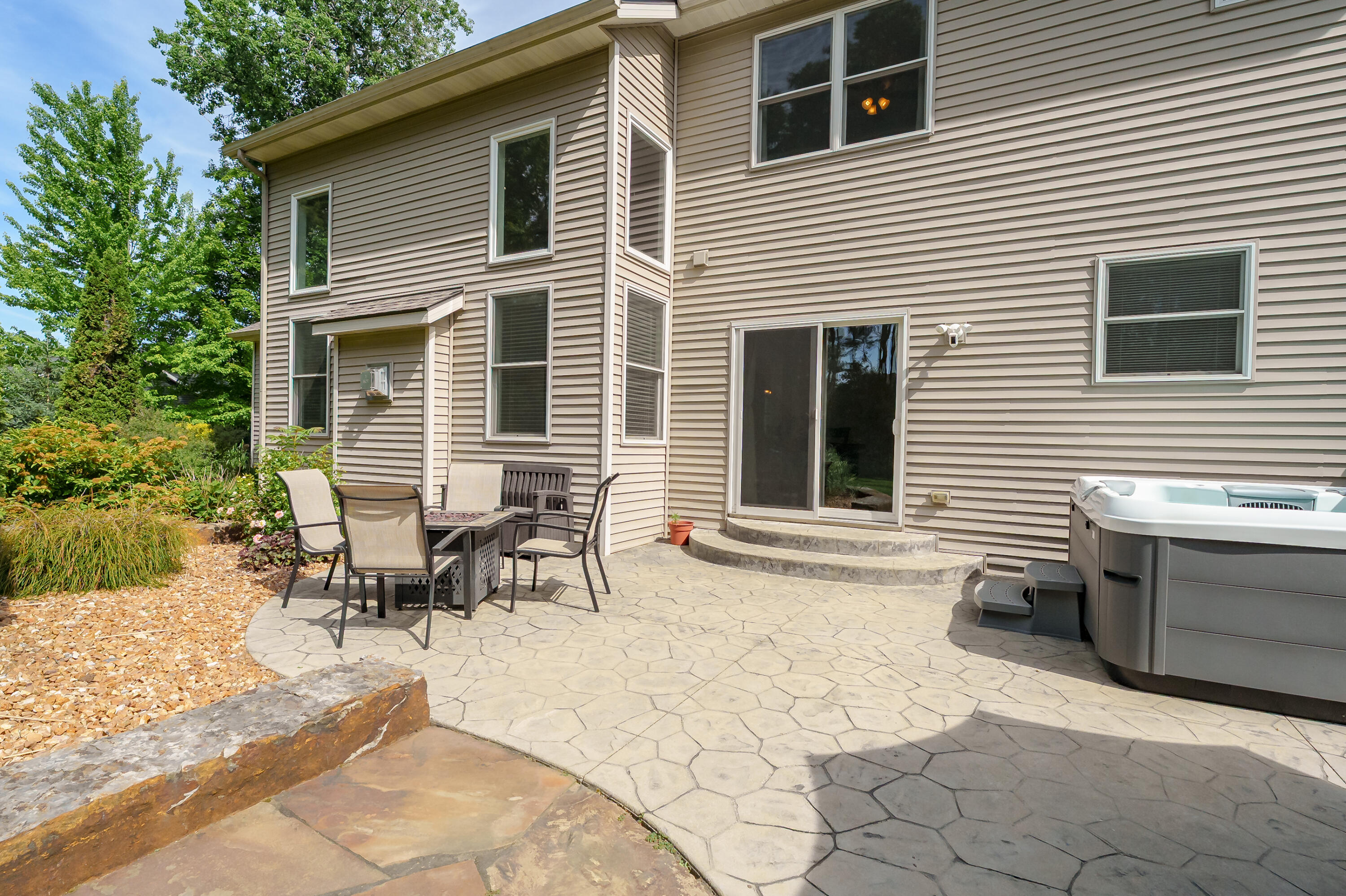 7585 Oakwood Avenue Kalamazoo MI 49009