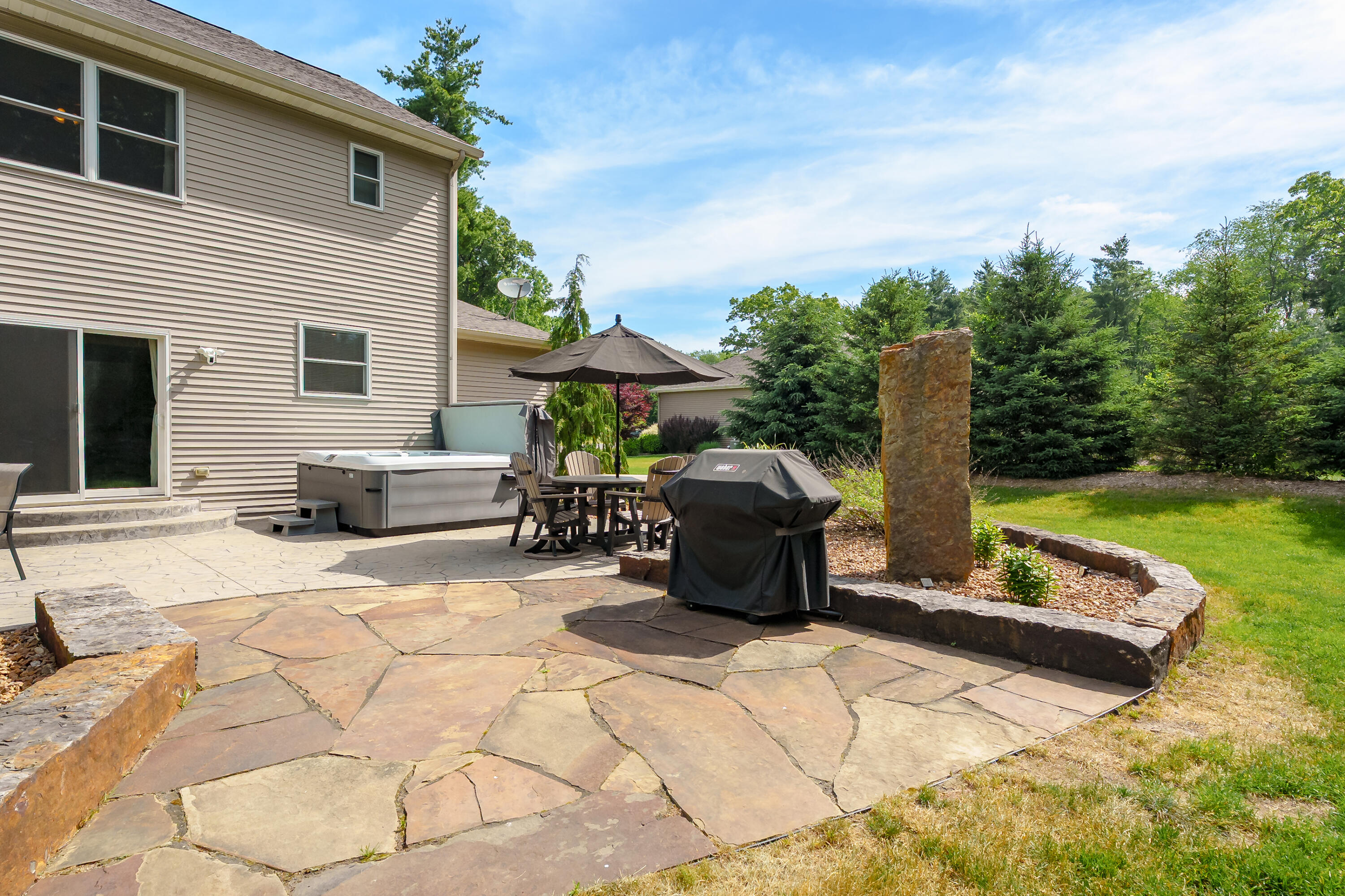 7585 Oakwood Avenue Kalamazoo MI 49009