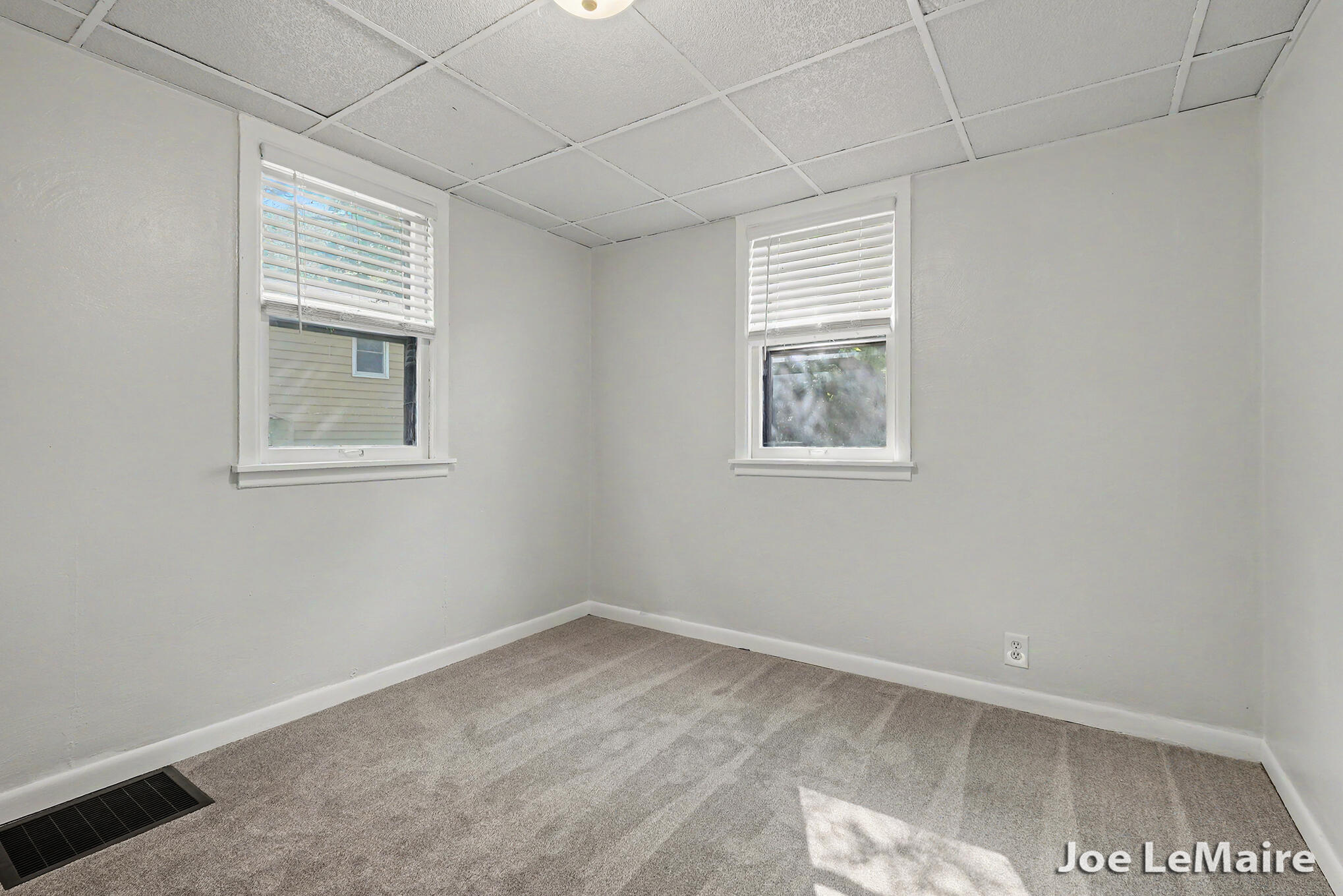 4977 Hunsberger Avenue NE Grand Rapids MI 49525