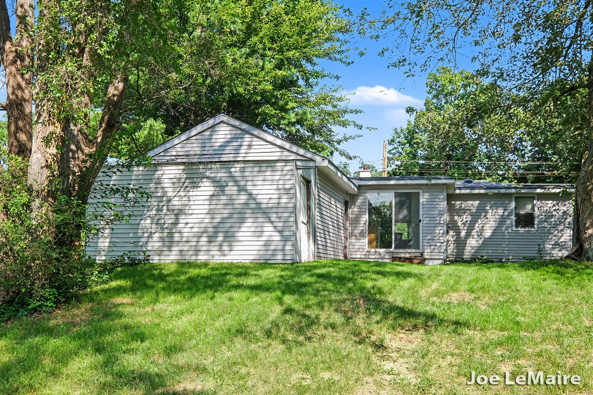 4977 Hunsberger Avenue NE Grand Rapids MI 49525