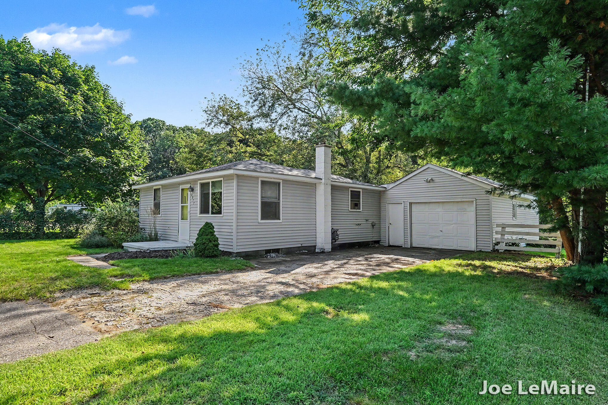 4977 Hunsberger Avenue NE Grand Rapids MI 49525