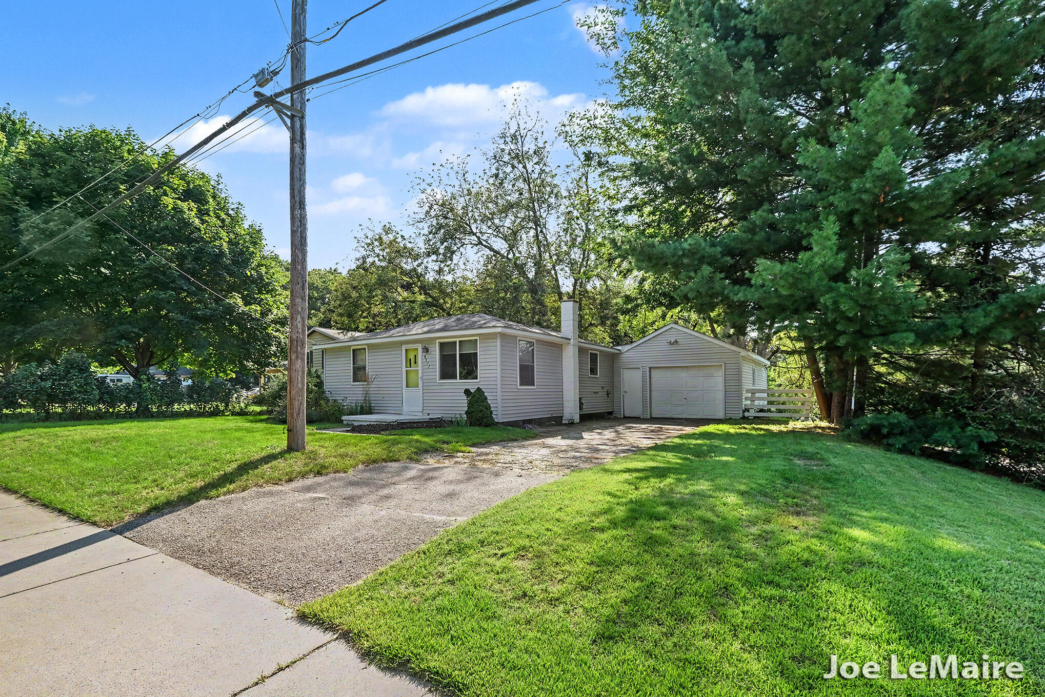 4977 Hunsberger Avenue NE Grand Rapids MI 49525