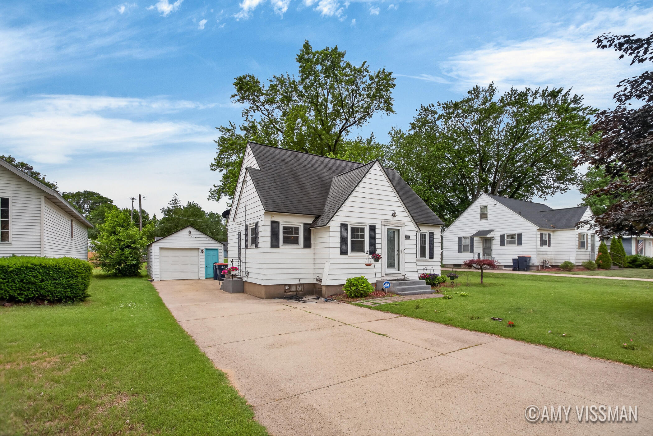 196 E 34th Street Holland MI 49423