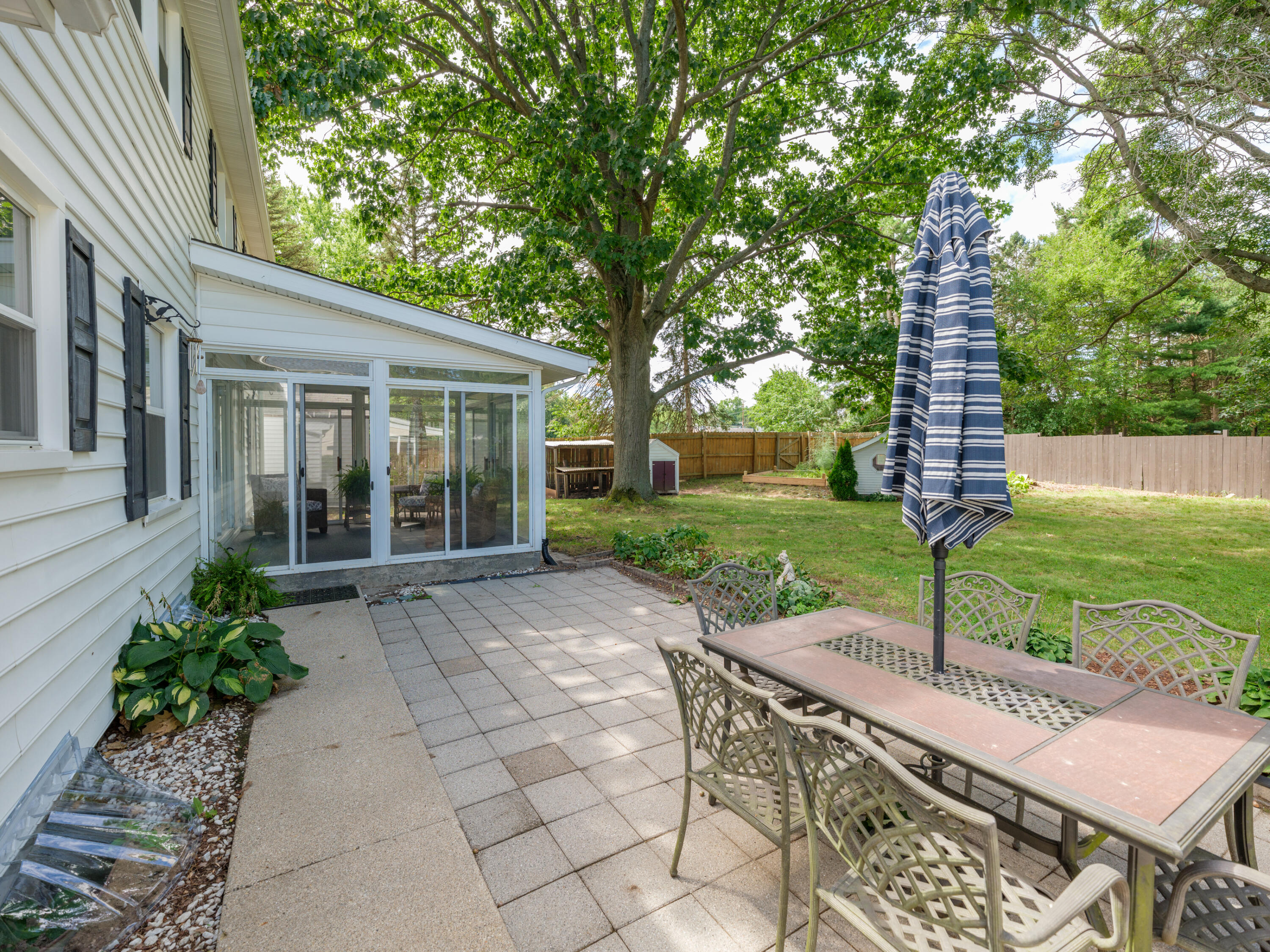 2222 Aberdeen Drive Kalamazoo MI 49008