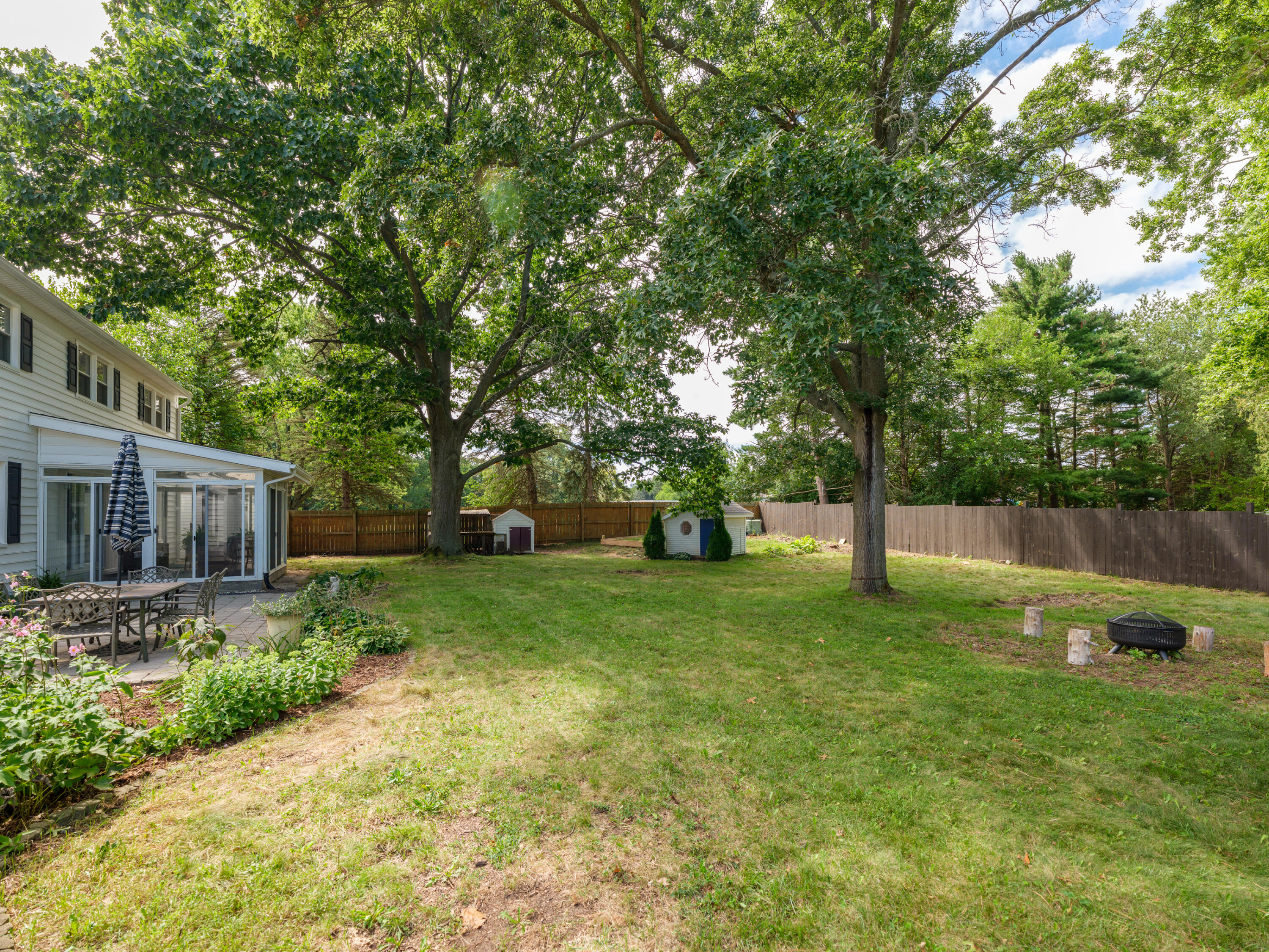 2222 Aberdeen Drive Kalamazoo MI 49008
