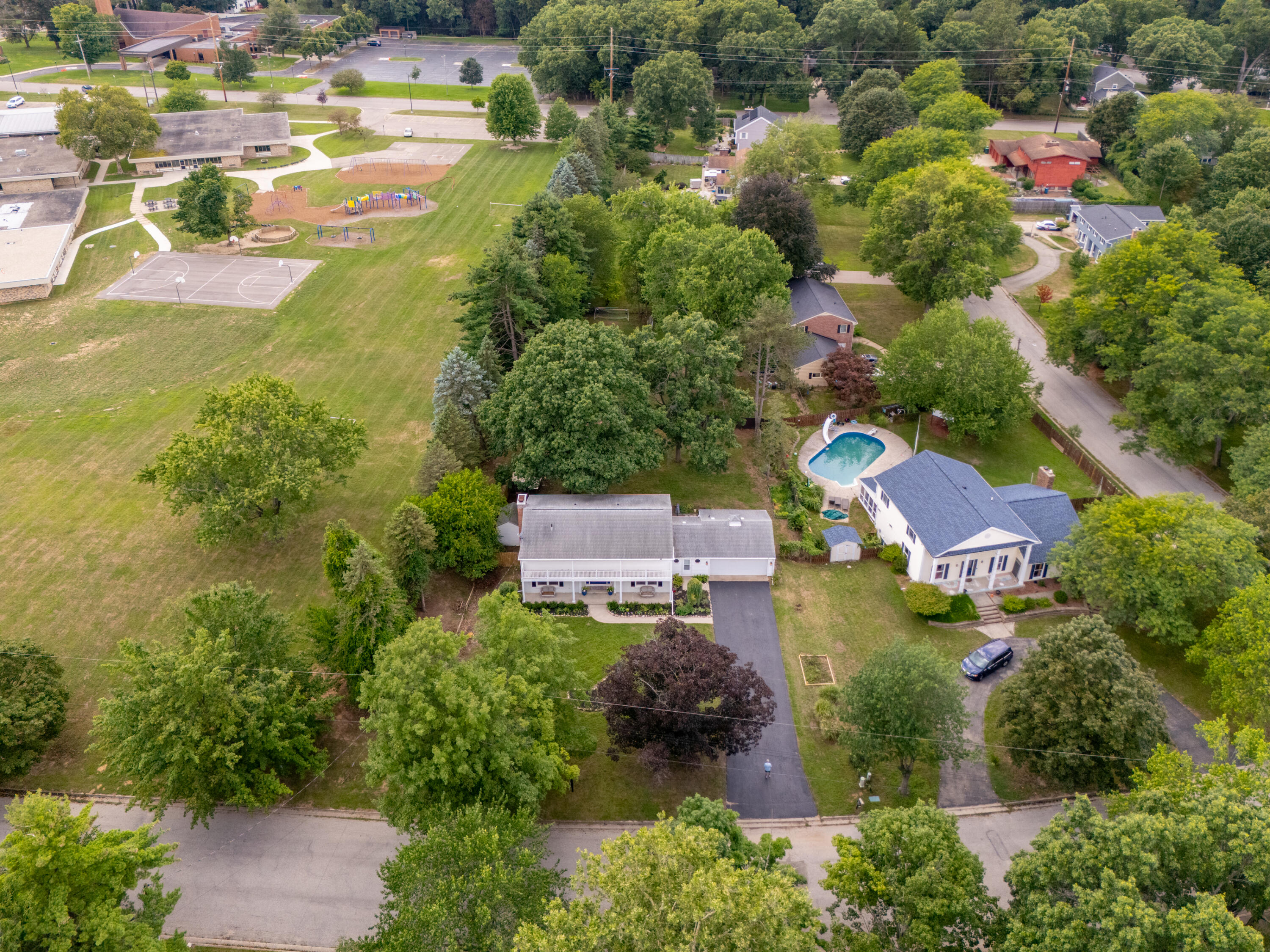 2222 Aberdeen Drive Kalamazoo MI 49008