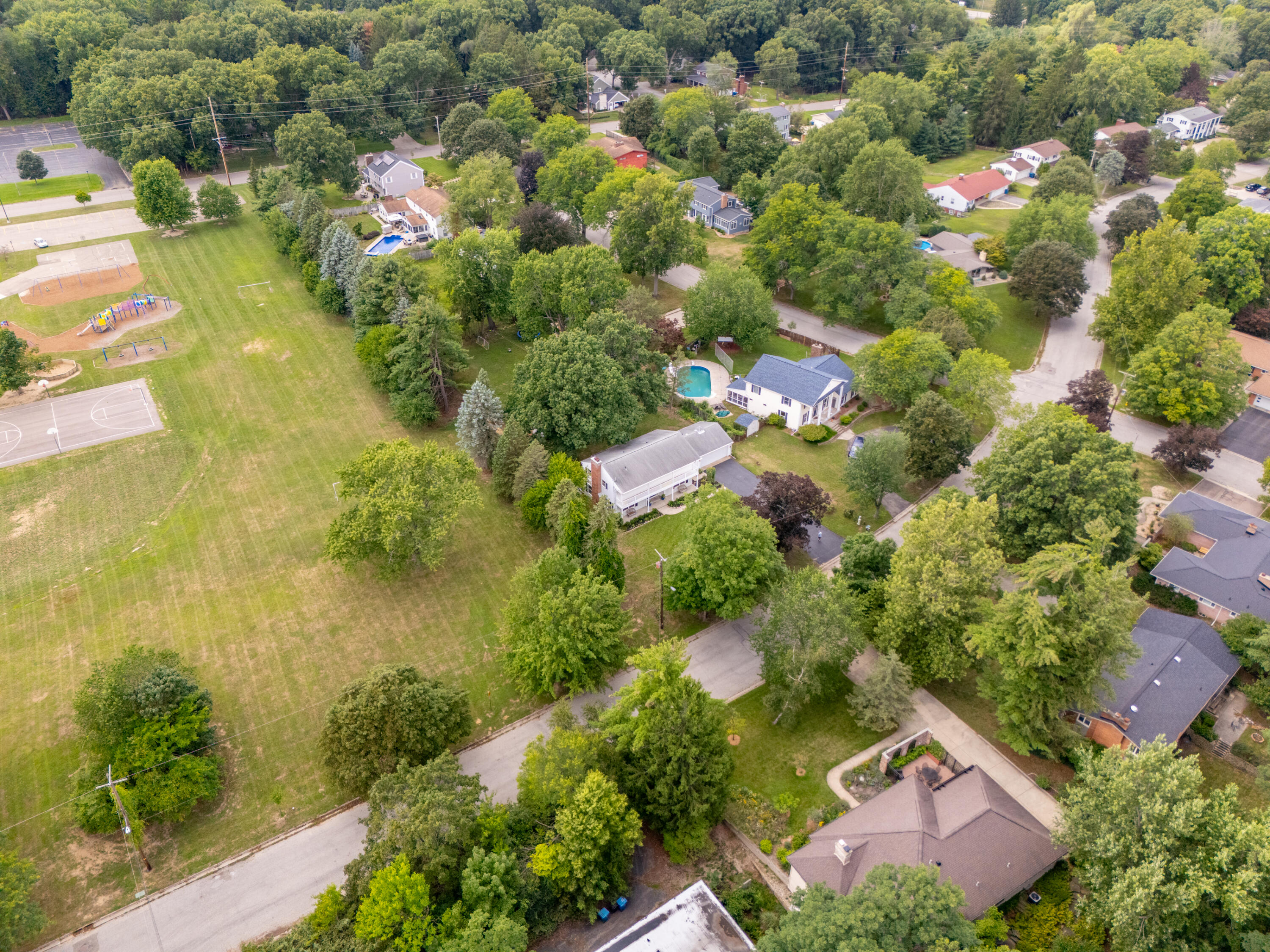 2222 Aberdeen Drive Kalamazoo MI 49008
