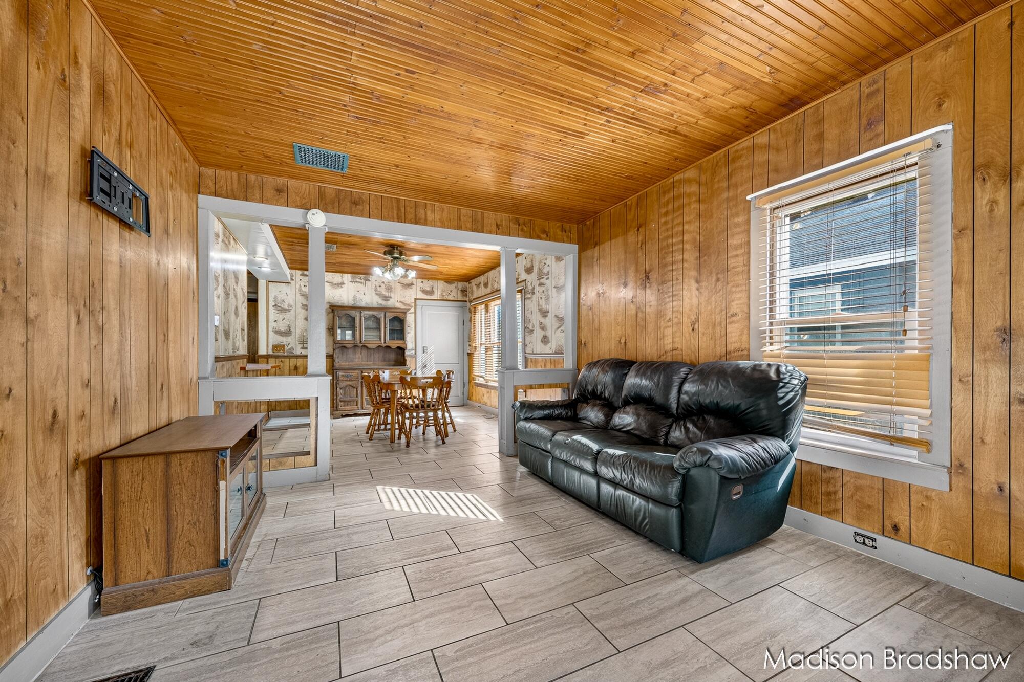 229 Fox Street SW Grand Rapids MI 49507