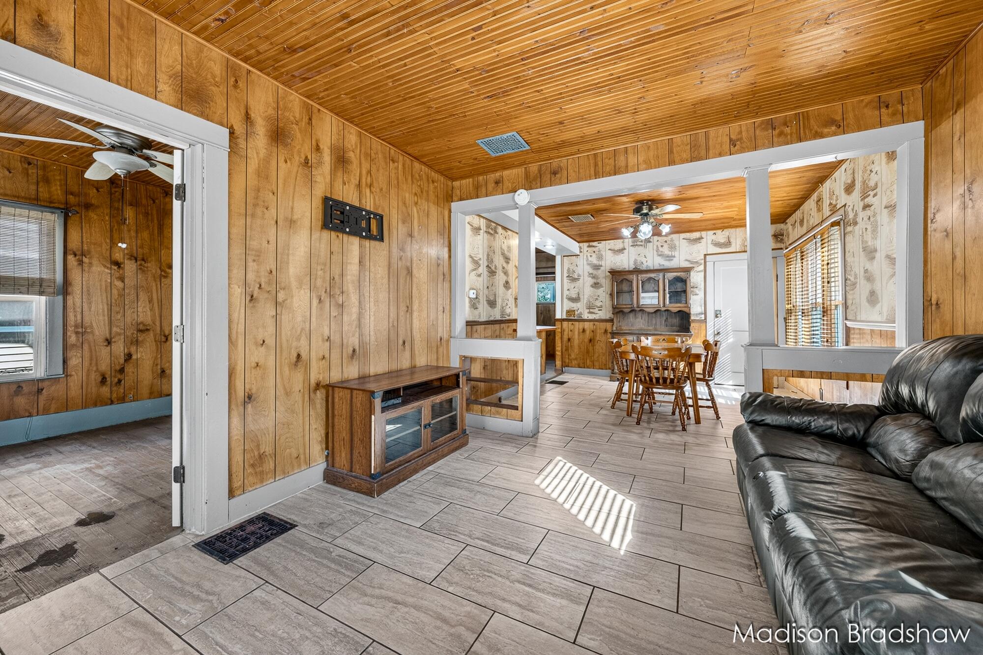 229 Fox Street SW Grand Rapids MI 49507