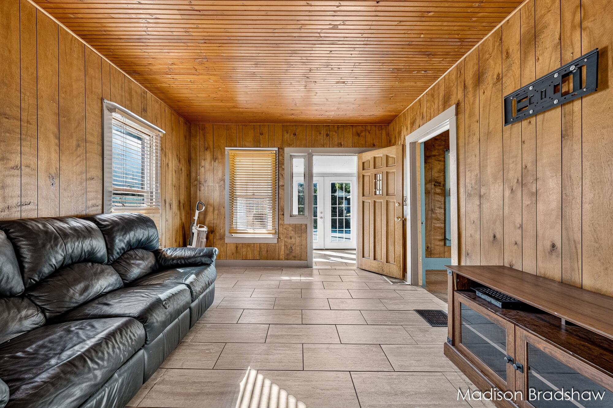 229 Fox Street SW Grand Rapids MI 49507