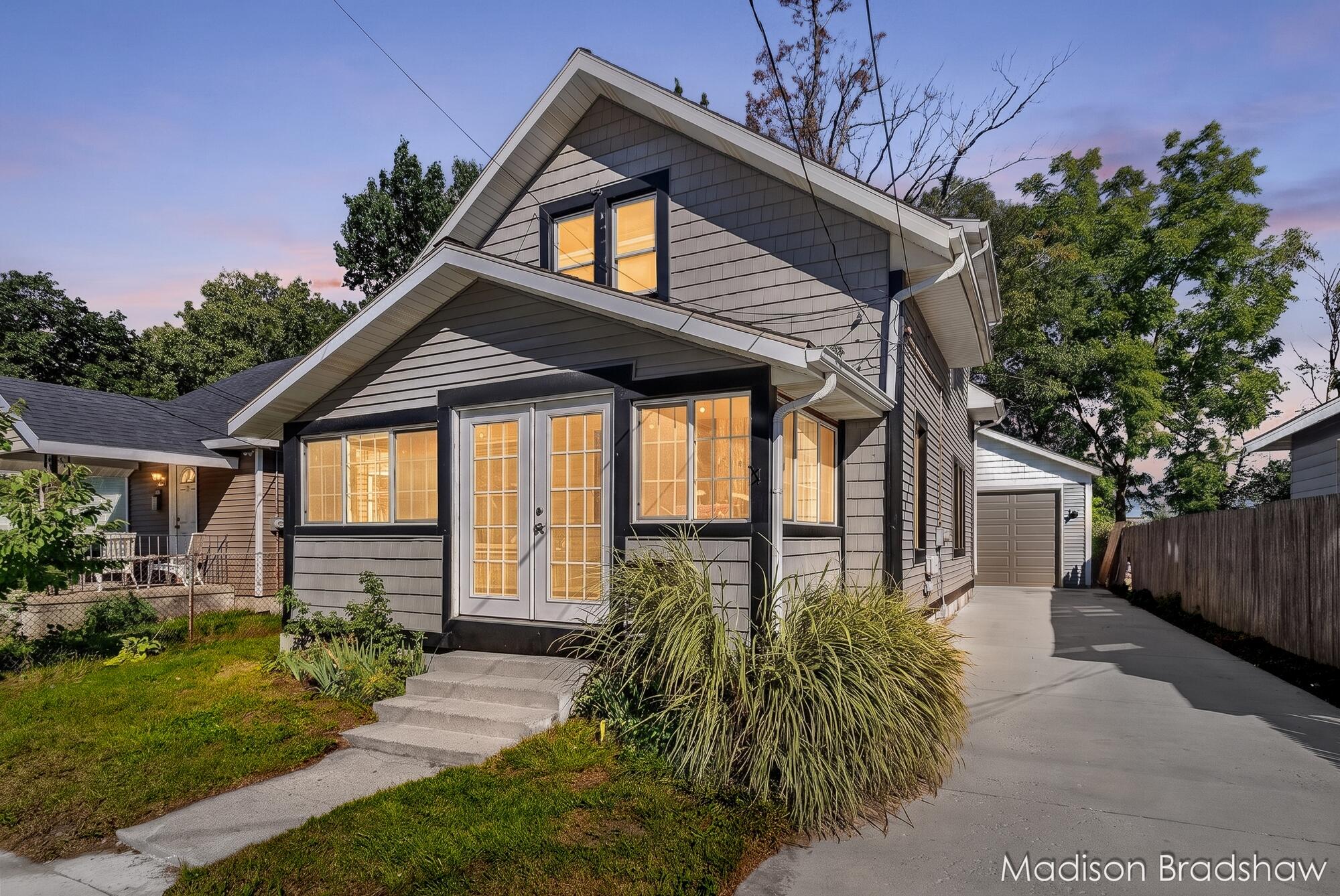 229 Fox Street SW Grand Rapids MI 49507