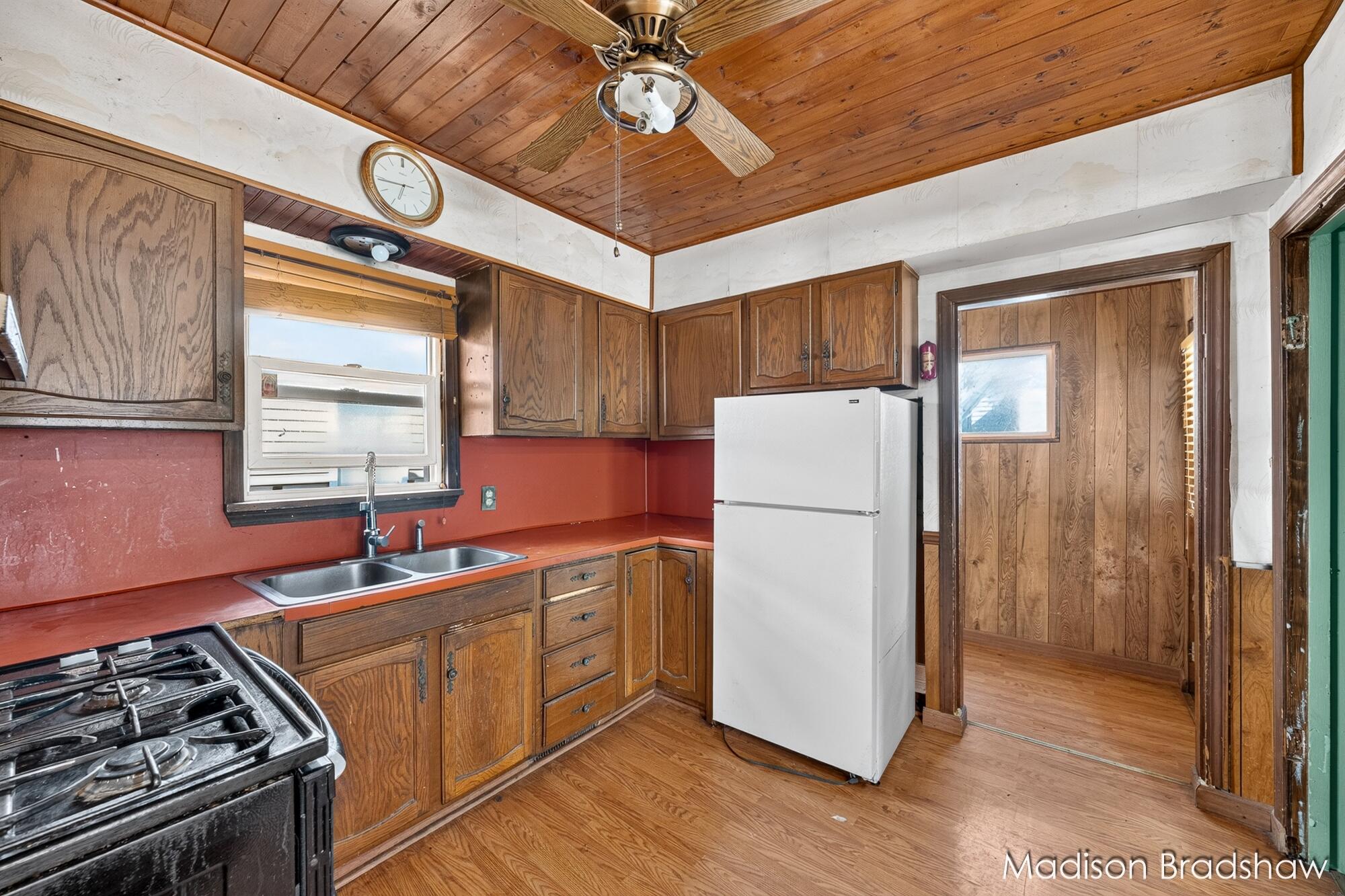 229 Fox Street SW Grand Rapids MI 49507