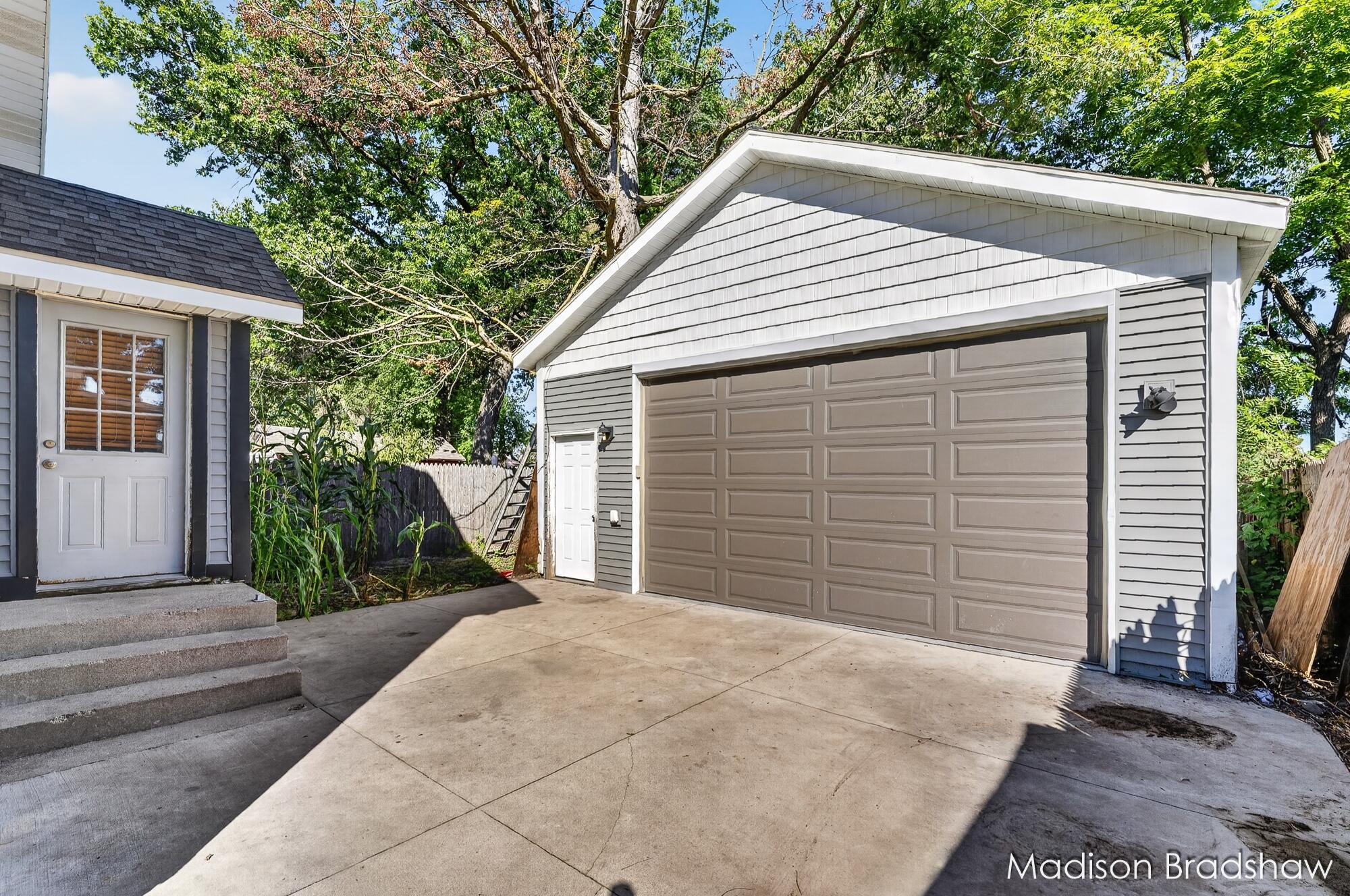 229 Fox Street SW Grand Rapids MI 49507