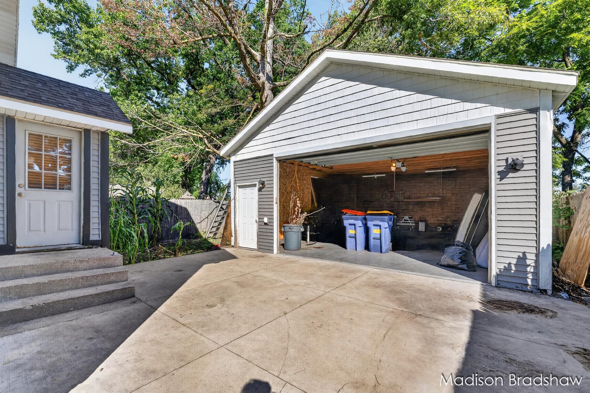 229 Fox Street SW Grand Rapids MI 49507