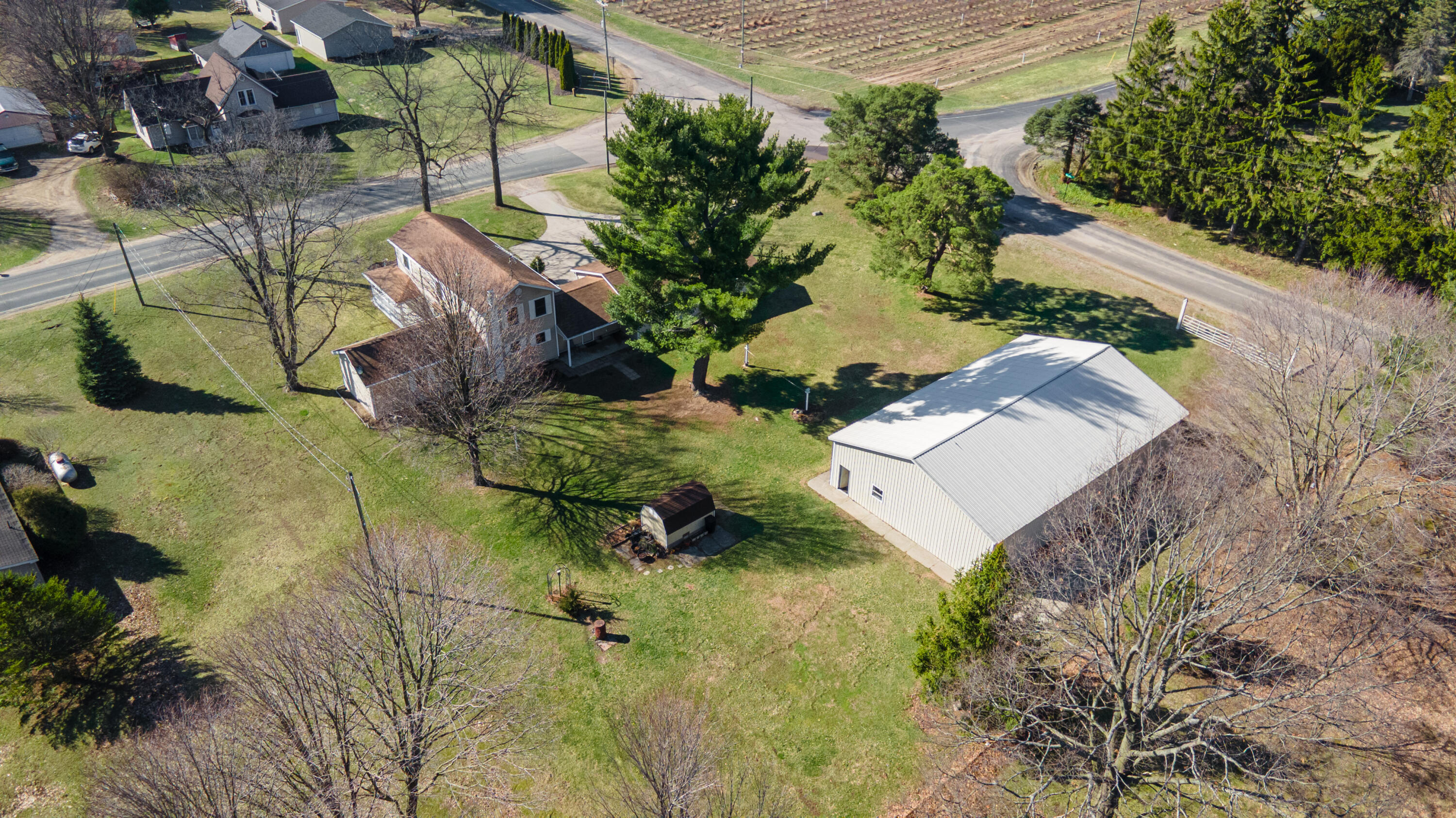 121 Cr 687 Street South Haven MI 49090