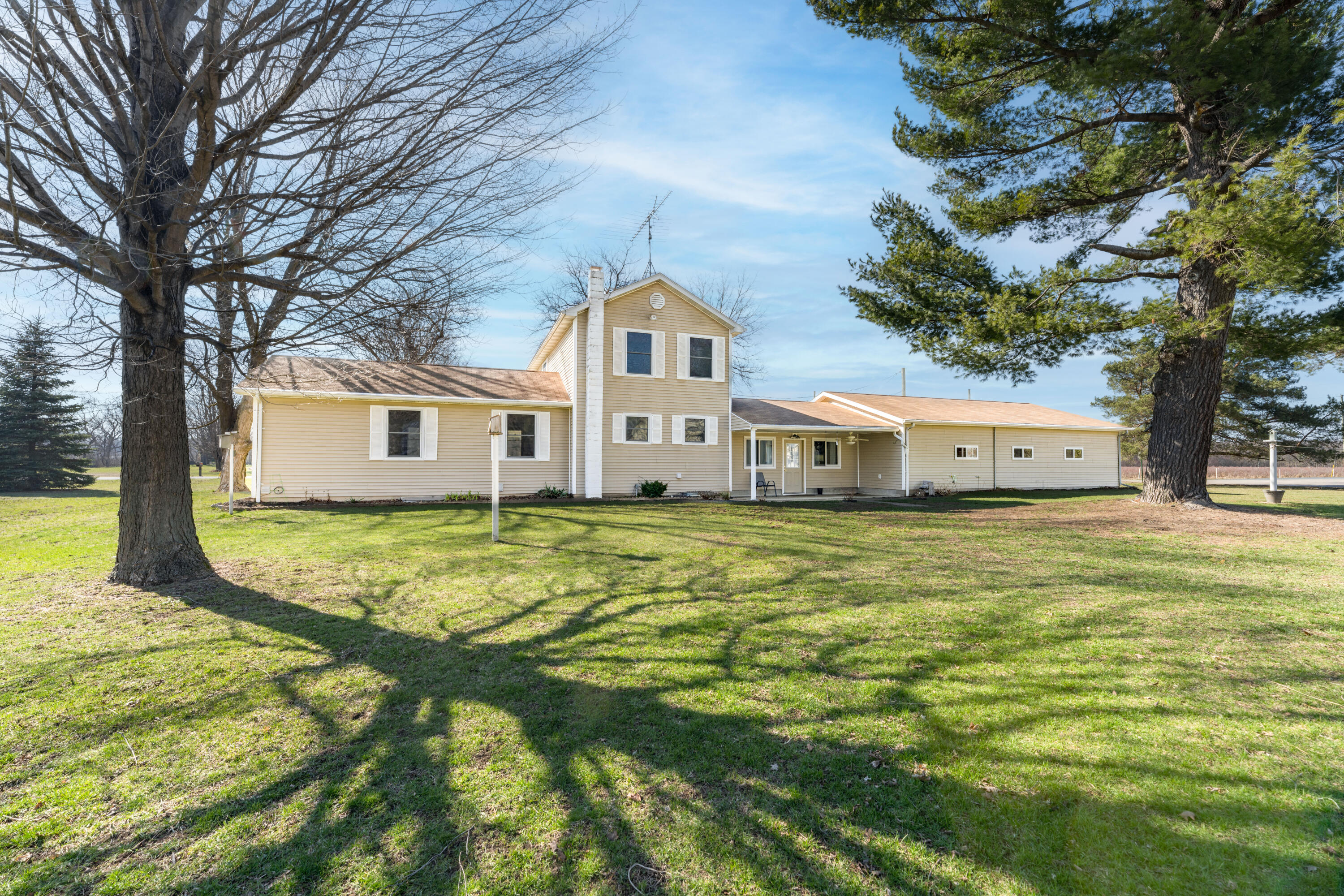 121 Cr 687 Street South Haven MI 49090