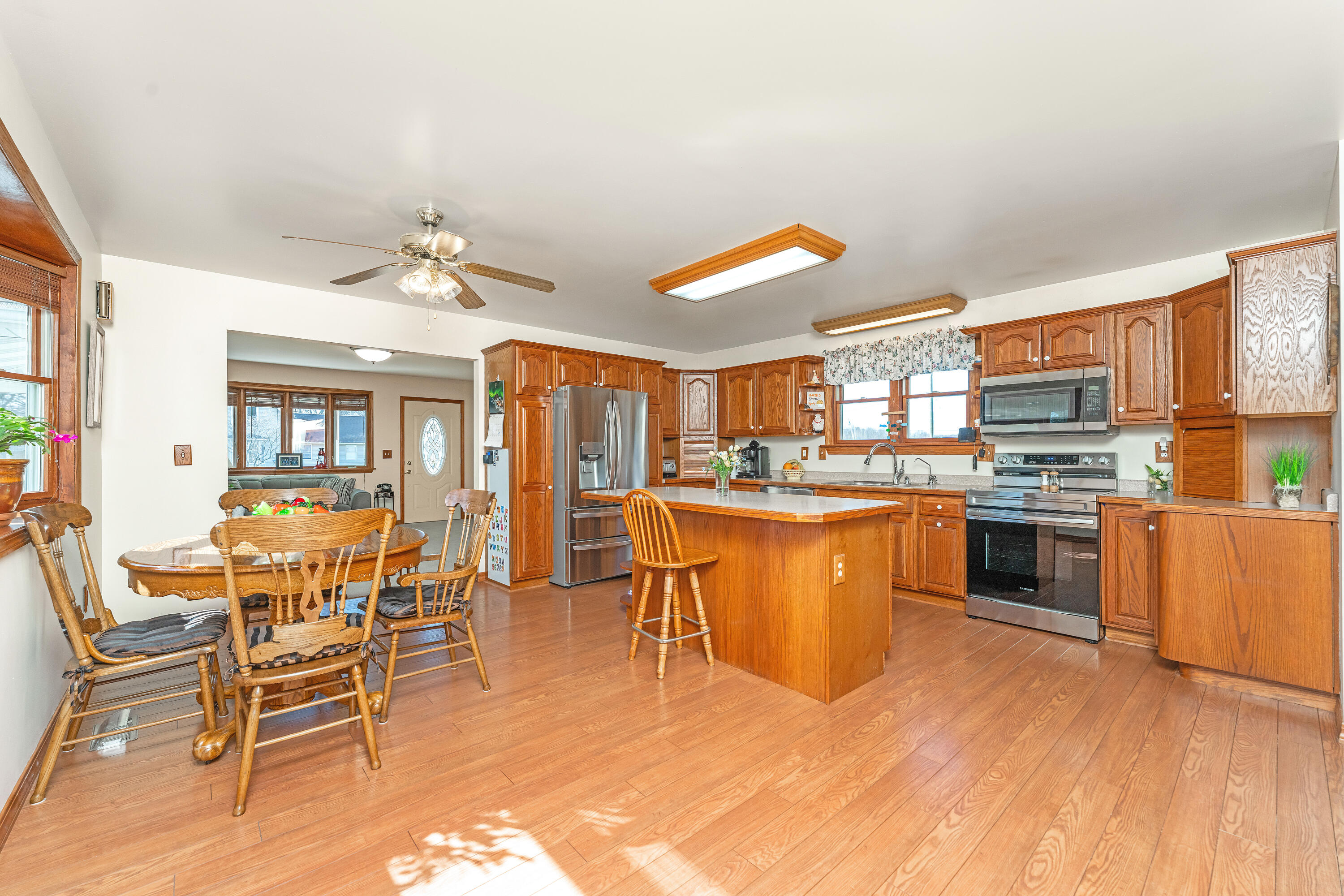 121 Cr 687 Street South Haven MI 49090