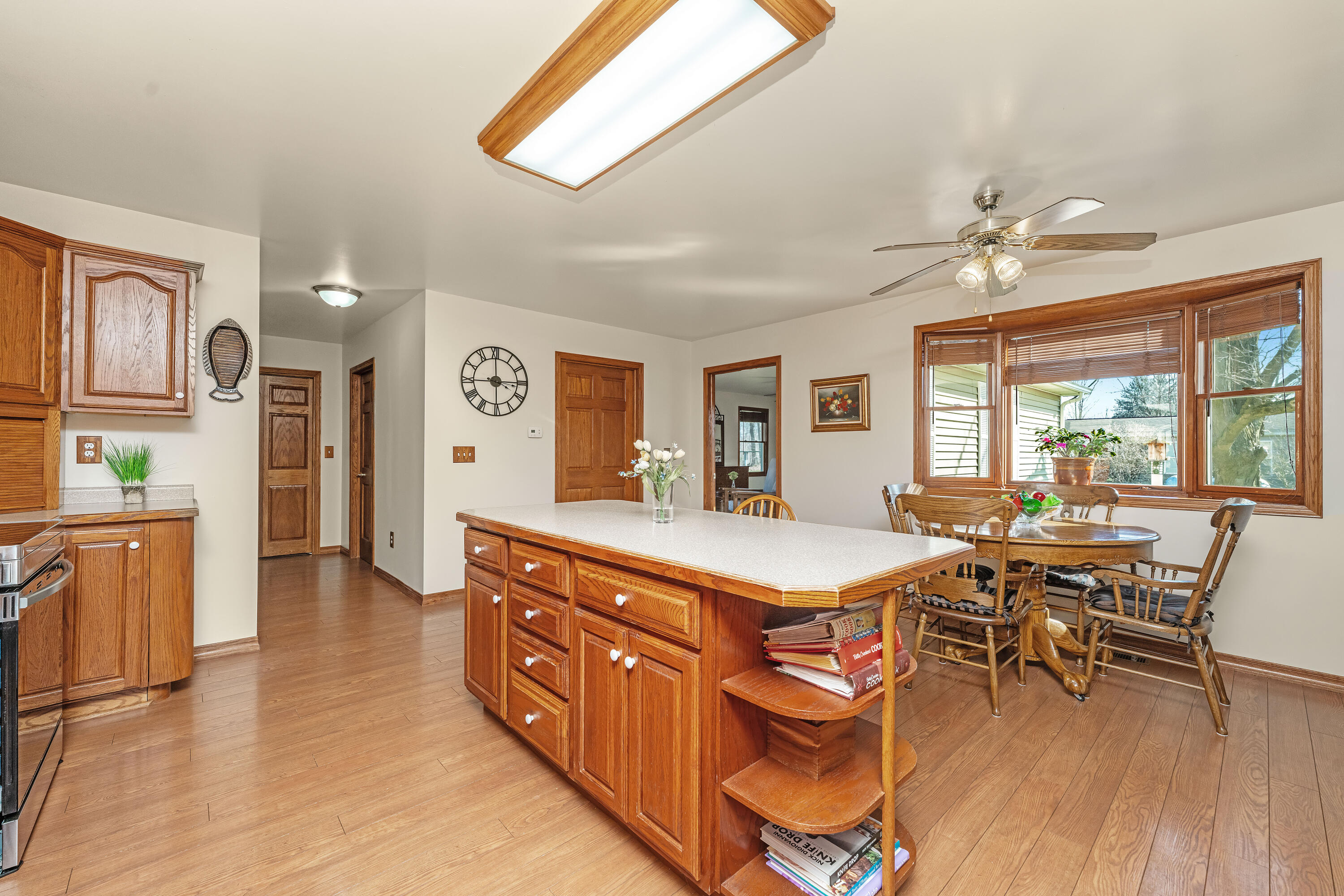 121 Cr 687 Street South Haven MI 49090