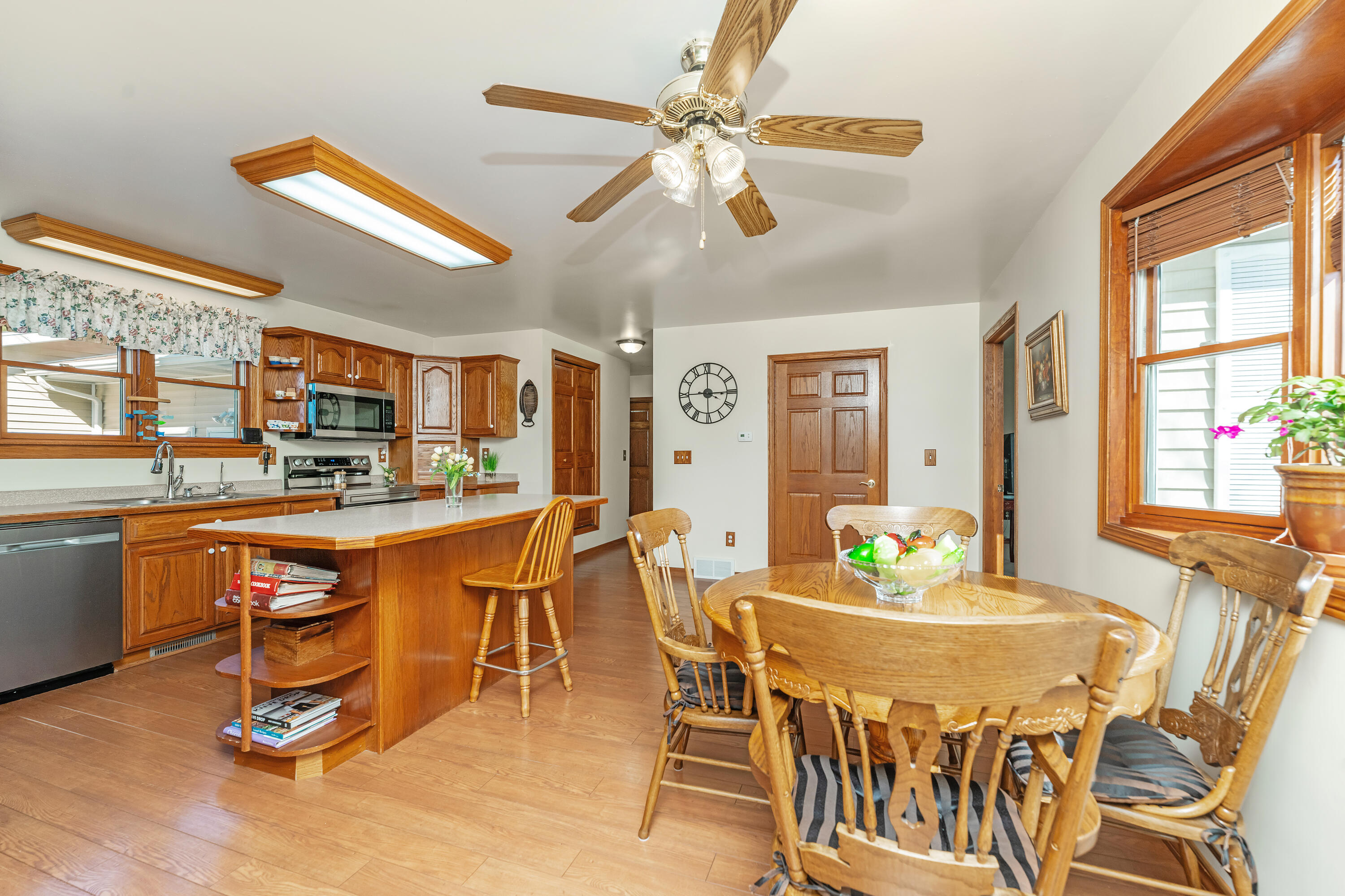 121 Cr 687 Street South Haven MI 49090