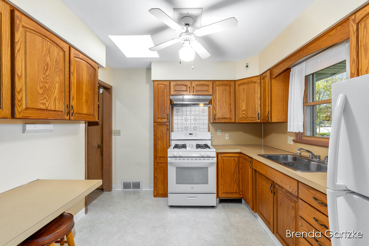1880 Lynne Lane NW Grand Rapids MI 49504