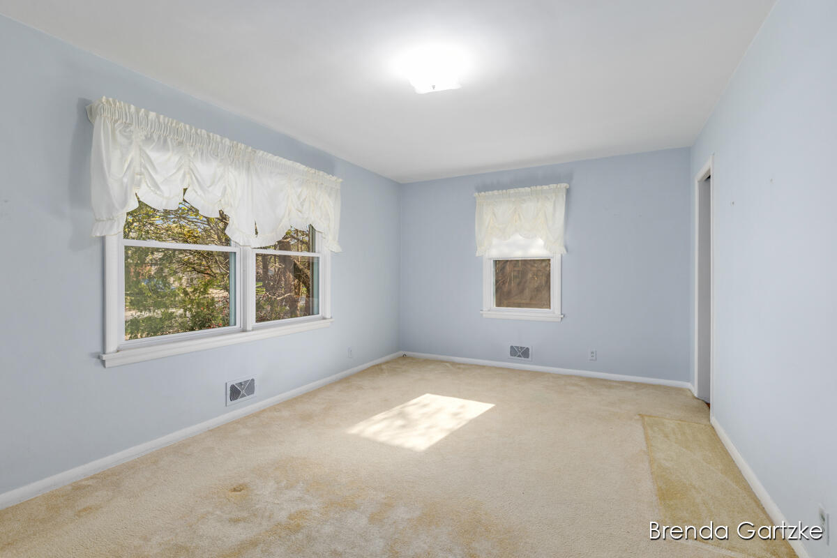 1880 Lynne Lane NW Grand Rapids MI 49504