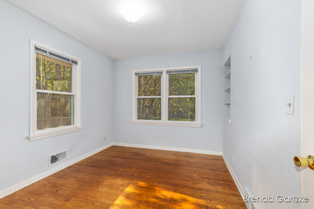 1880 Lynne Lane NW Grand Rapids MI 49504