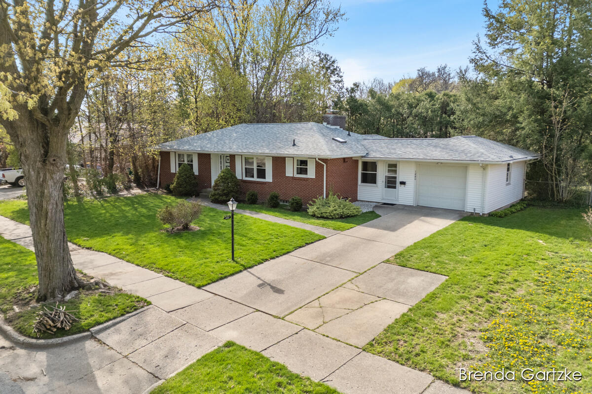 1880 Lynne Lane NW Grand Rapids MI 49504