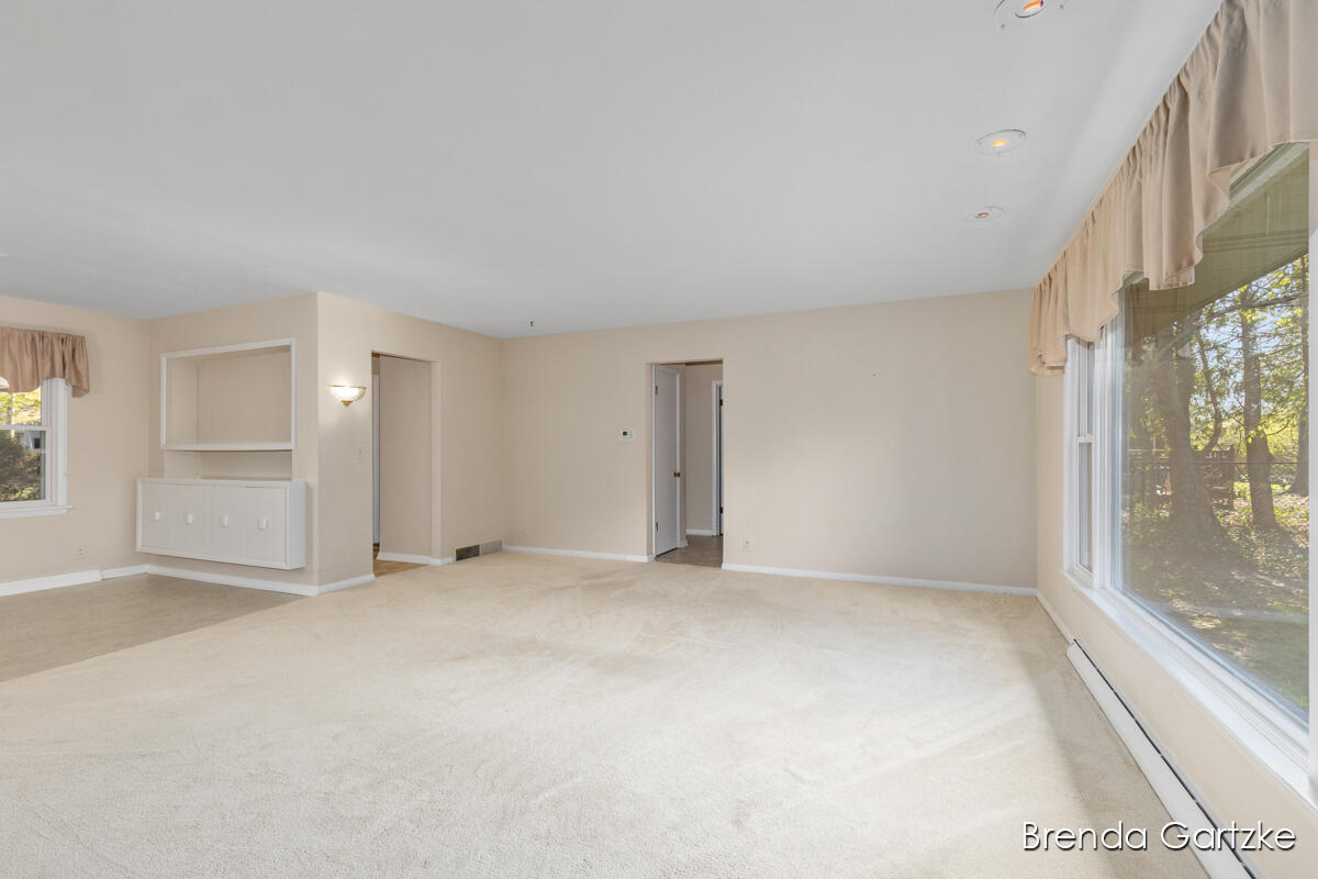 1880 Lynne Lane NW Grand Rapids MI 49504